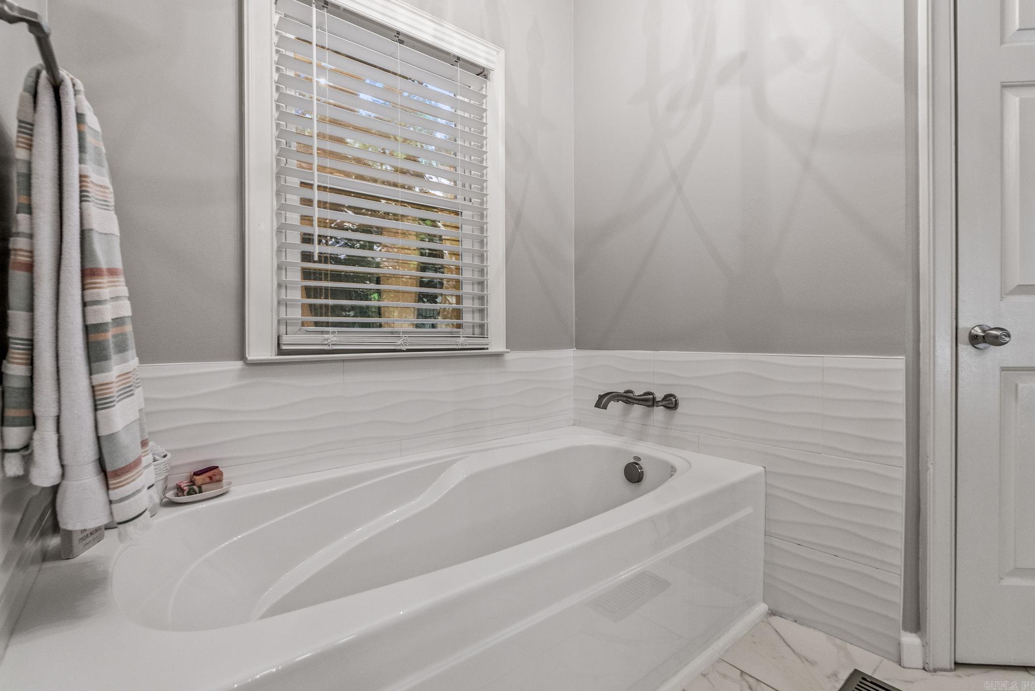 CHENAL VALLEY ABERDEEN - Residential