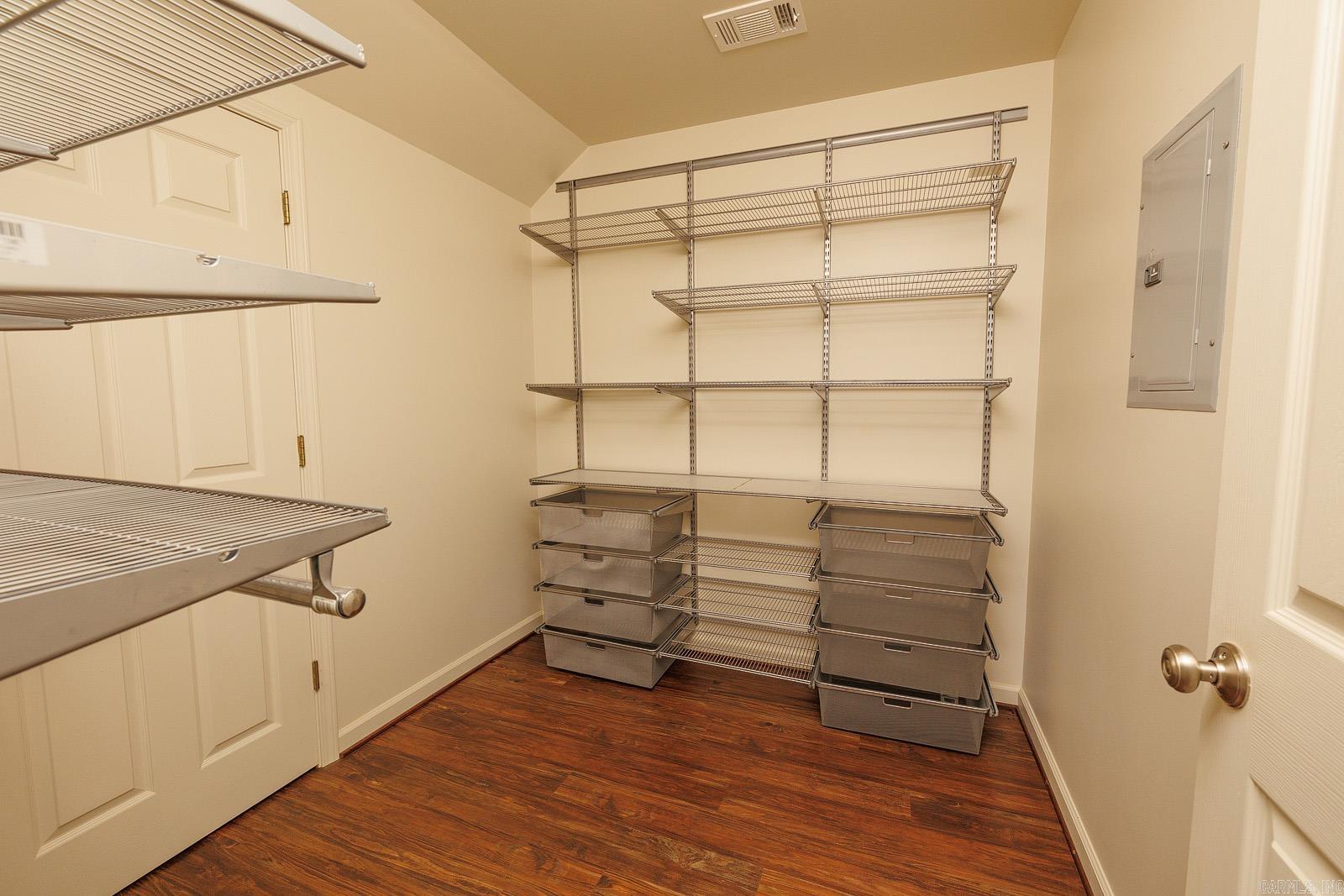 BIG PINE - Residential