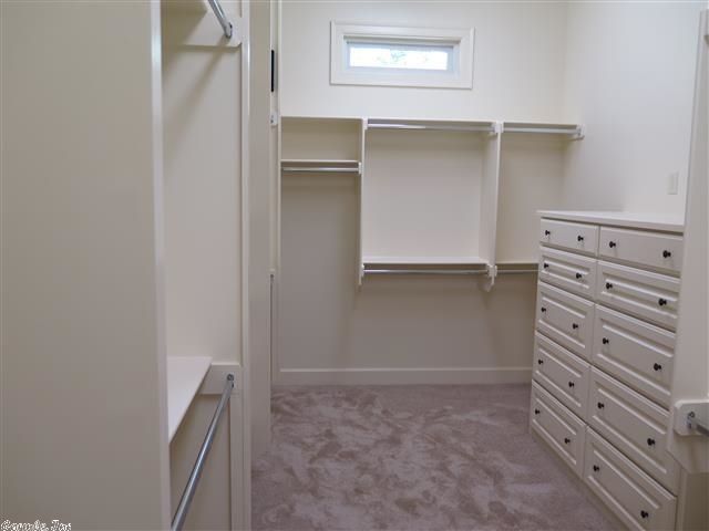 WOODLANDS EDGE - Residential