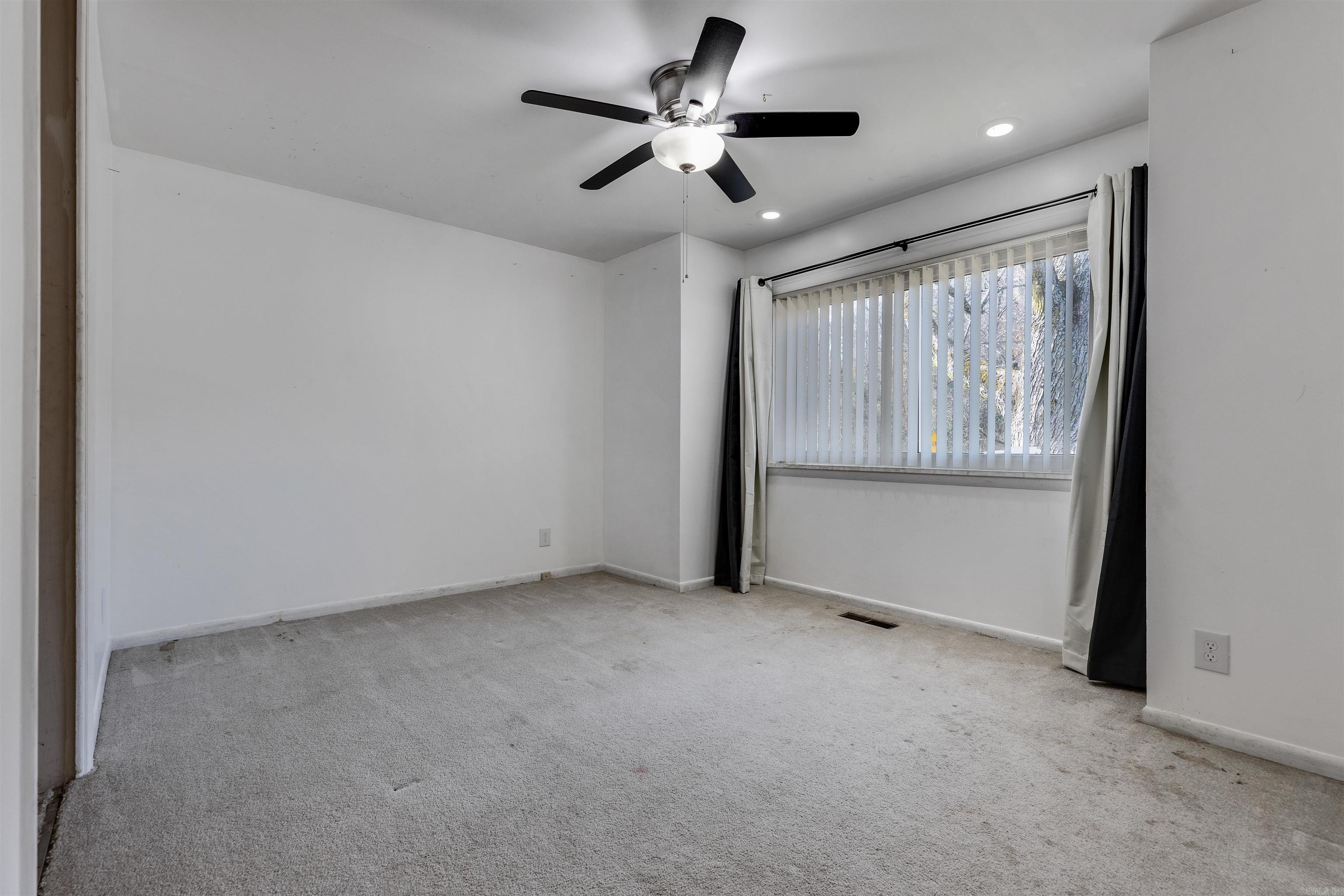 HALL PLAZA - Residential