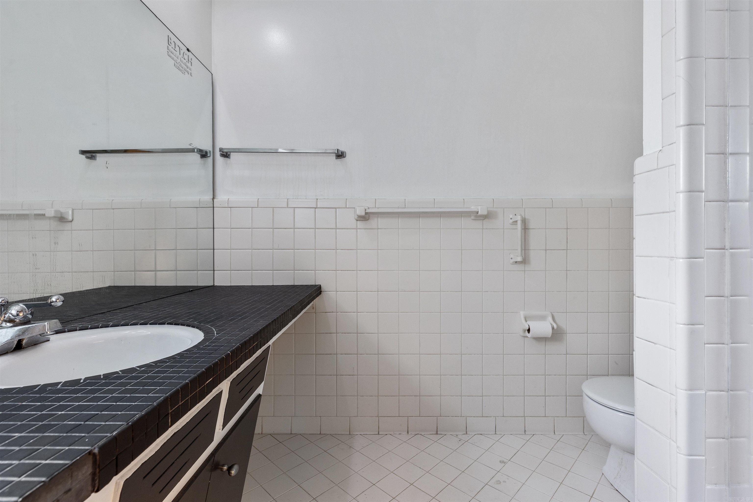 HALL PLAZA - Residential