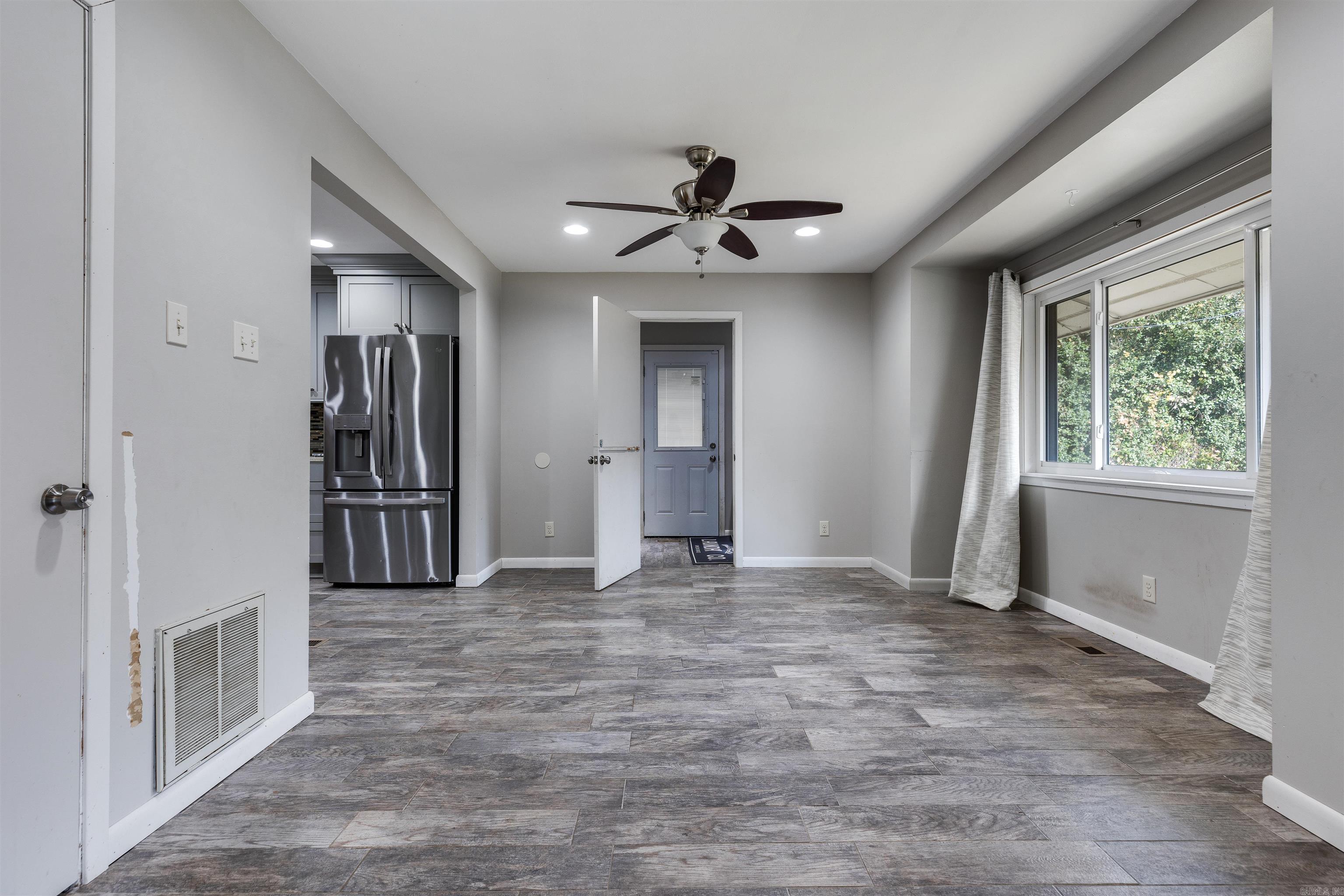 HALL PLAZA - Residential