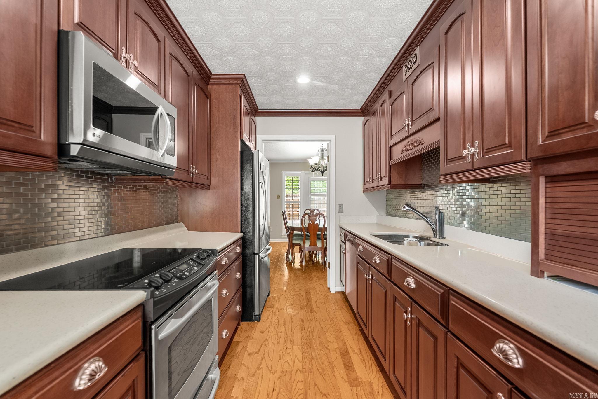 ANDOVER SQUARE - Residential