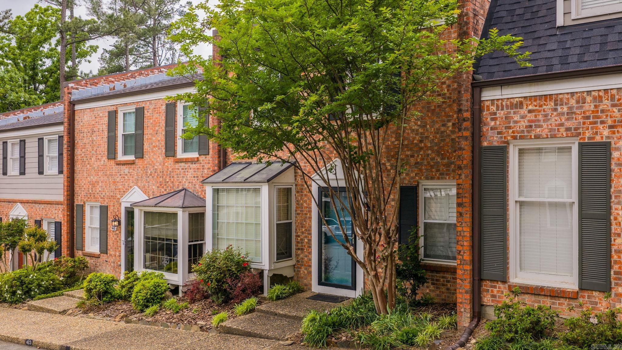 ANDOVER SQUARE - Residential