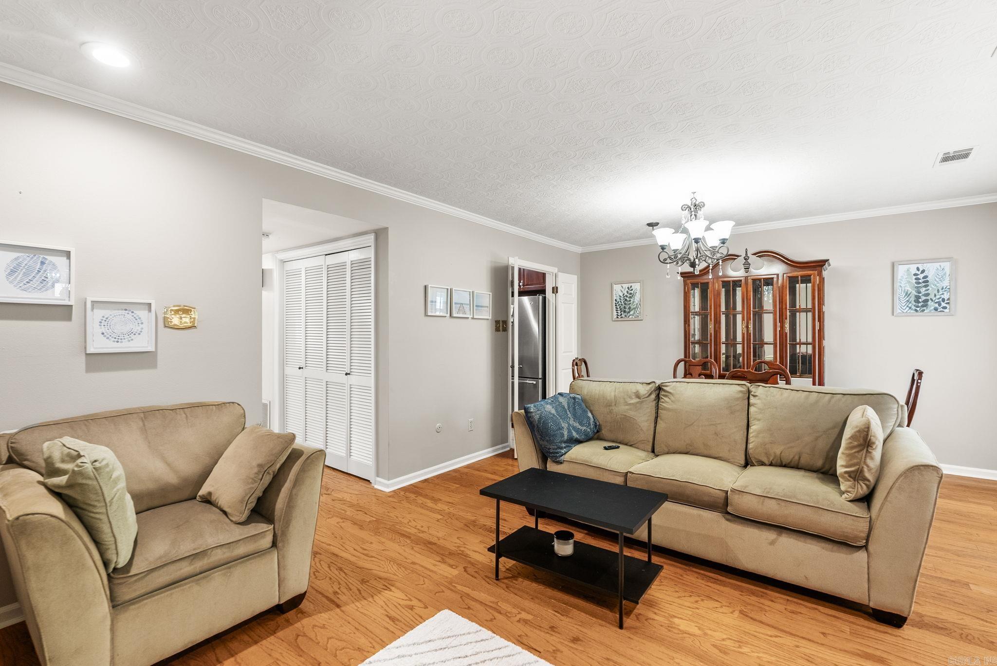 ANDOVER SQUARE - Residential