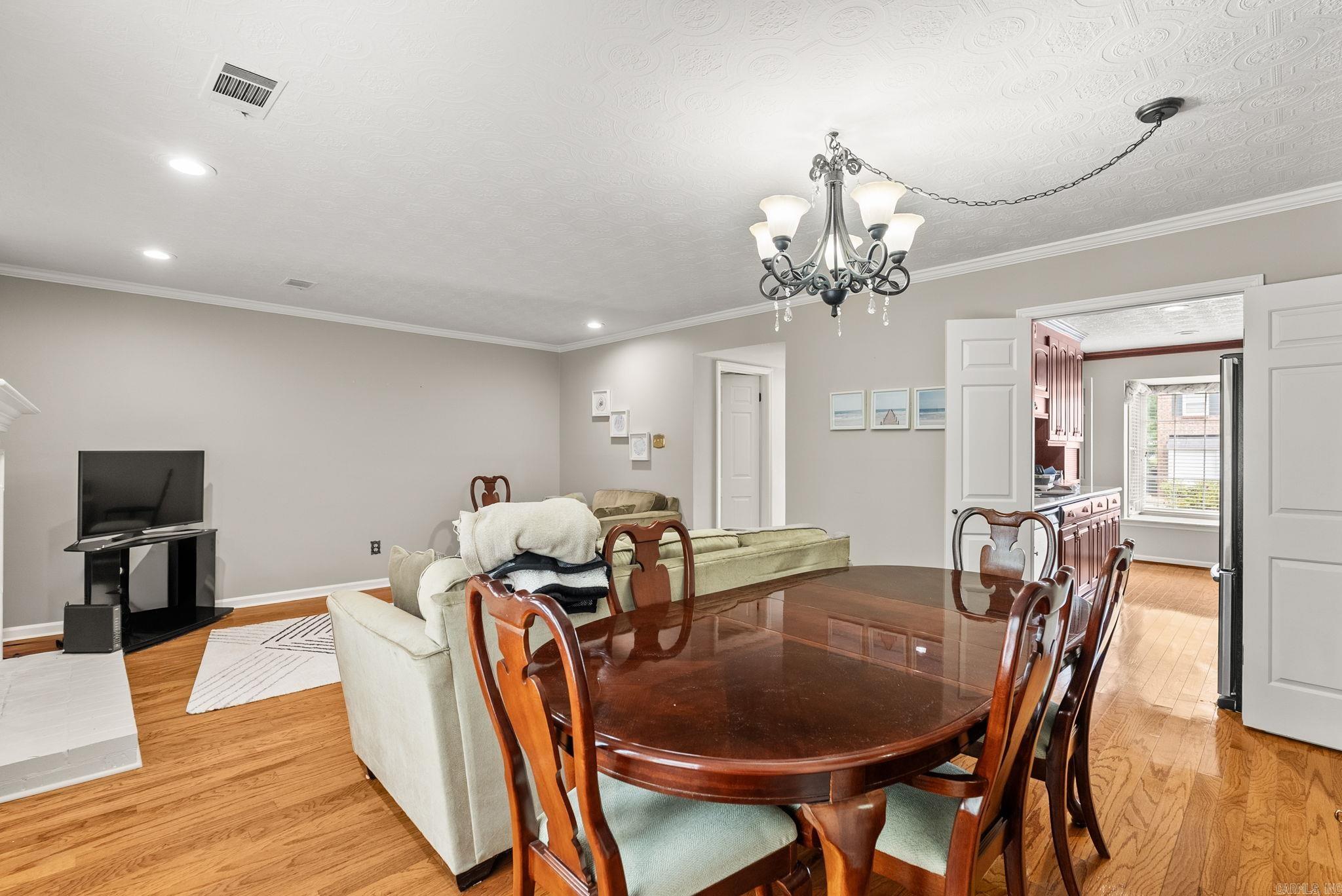 ANDOVER SQUARE - Residential