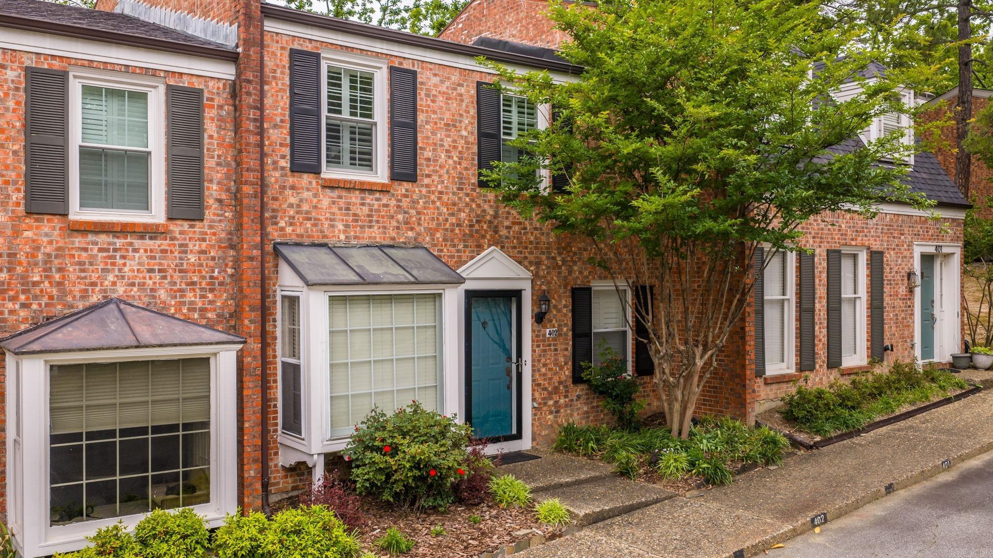 ANDOVER SQUARE - Residential