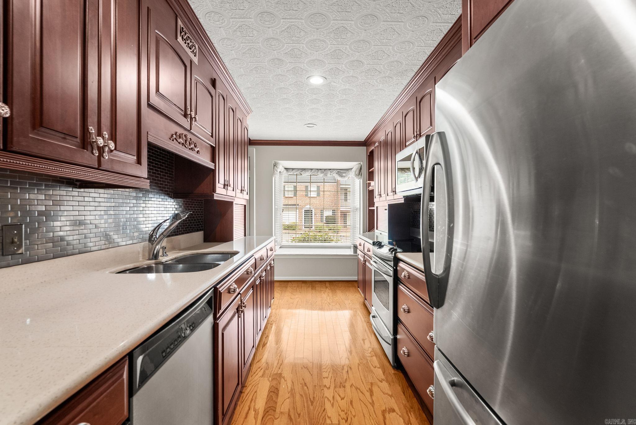 ANDOVER SQUARE - Residential