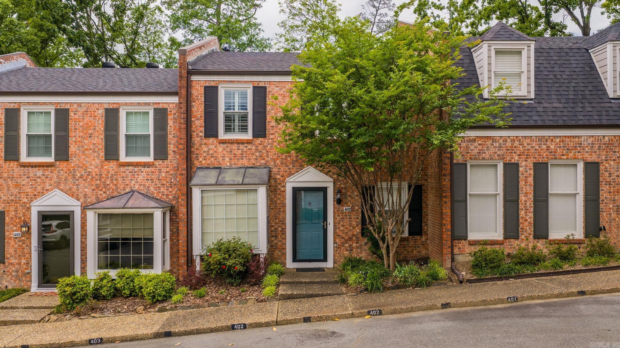 ANDOVER SQUARE - Residential