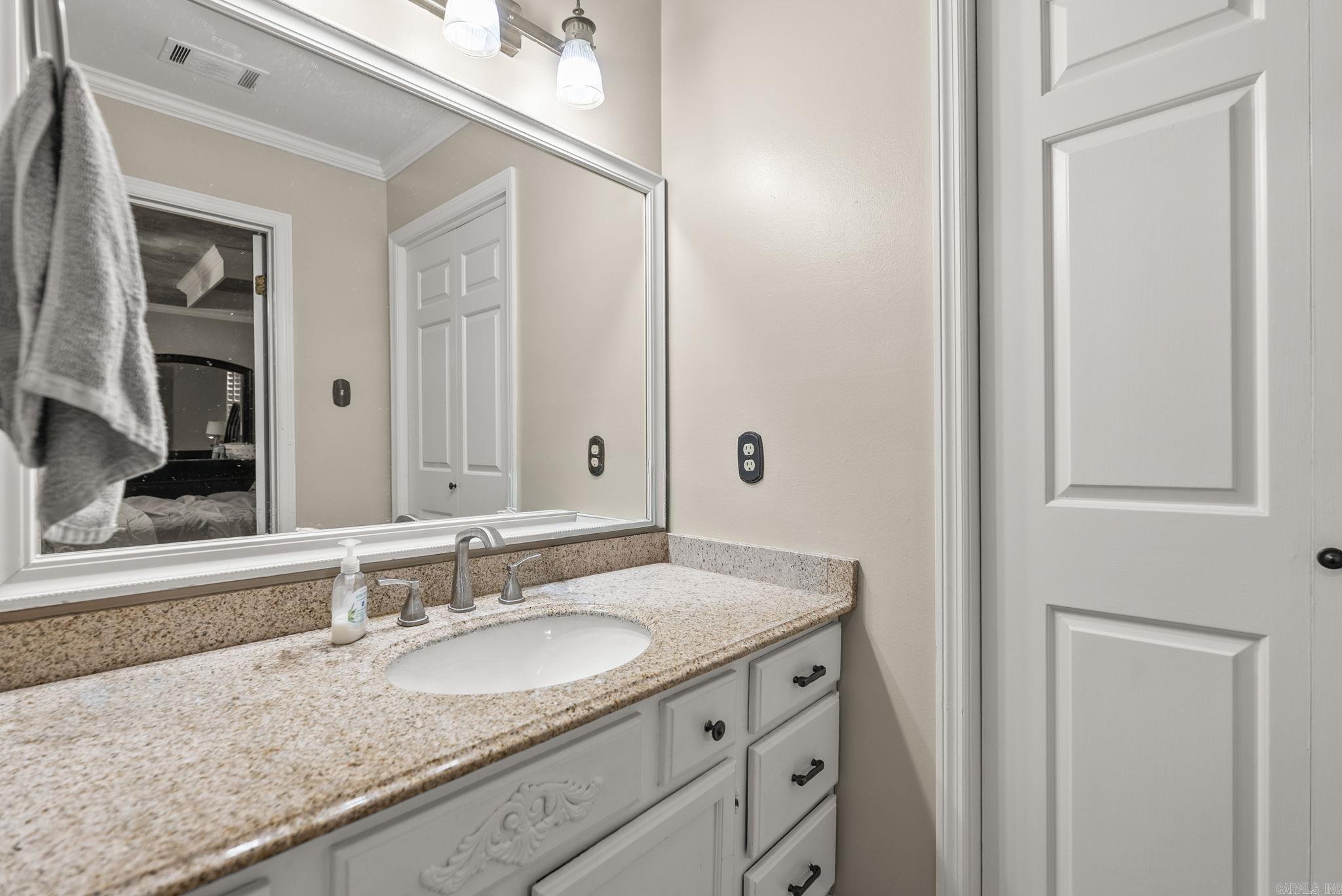 ANDOVER SQUARE - Residential