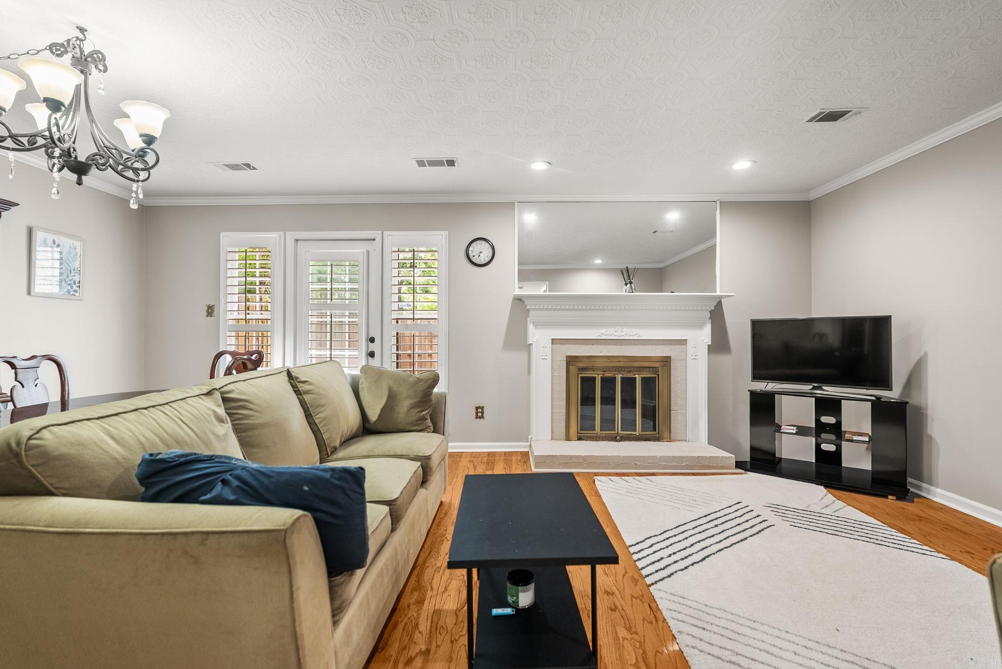 ANDOVER SQUARE - Residential