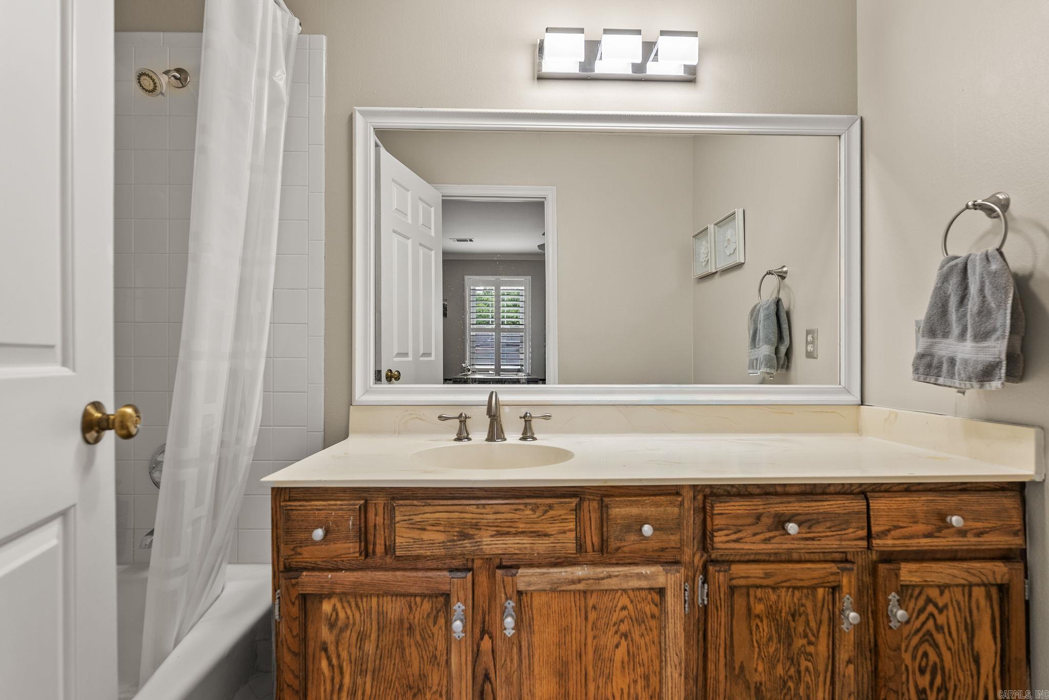 ANDOVER SQUARE - Residential