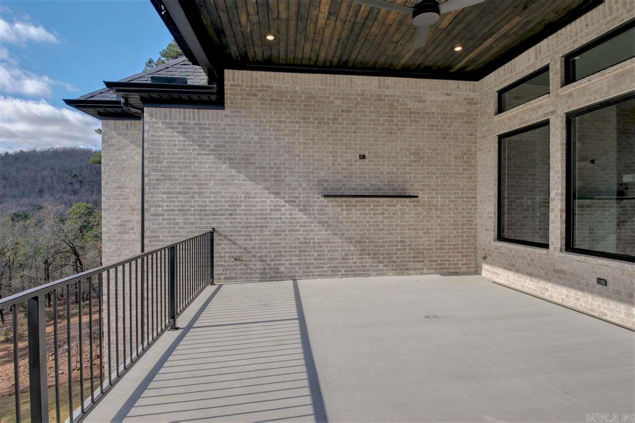 CHENAL VALLEY "FALSTONE COURT" - Residential