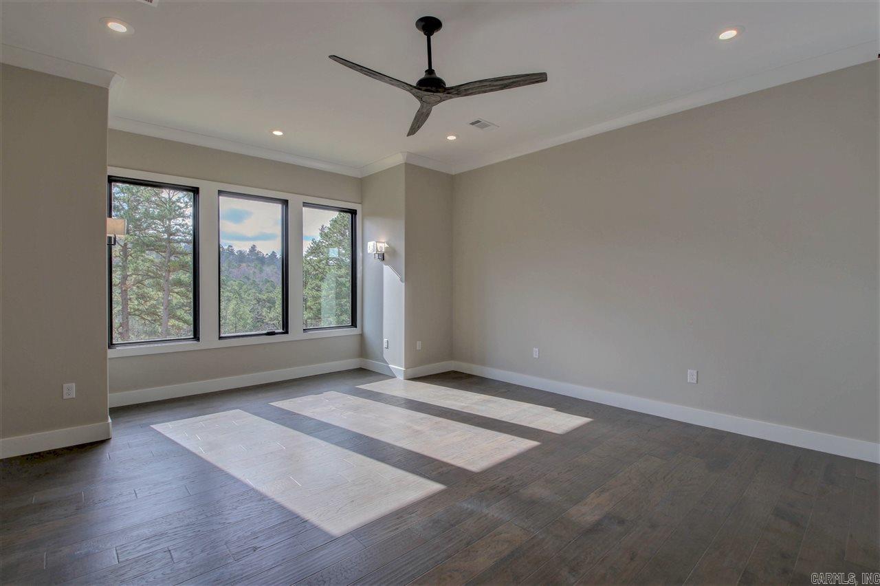 CHENAL VALLEY "FALSTONE COURT" - Residential