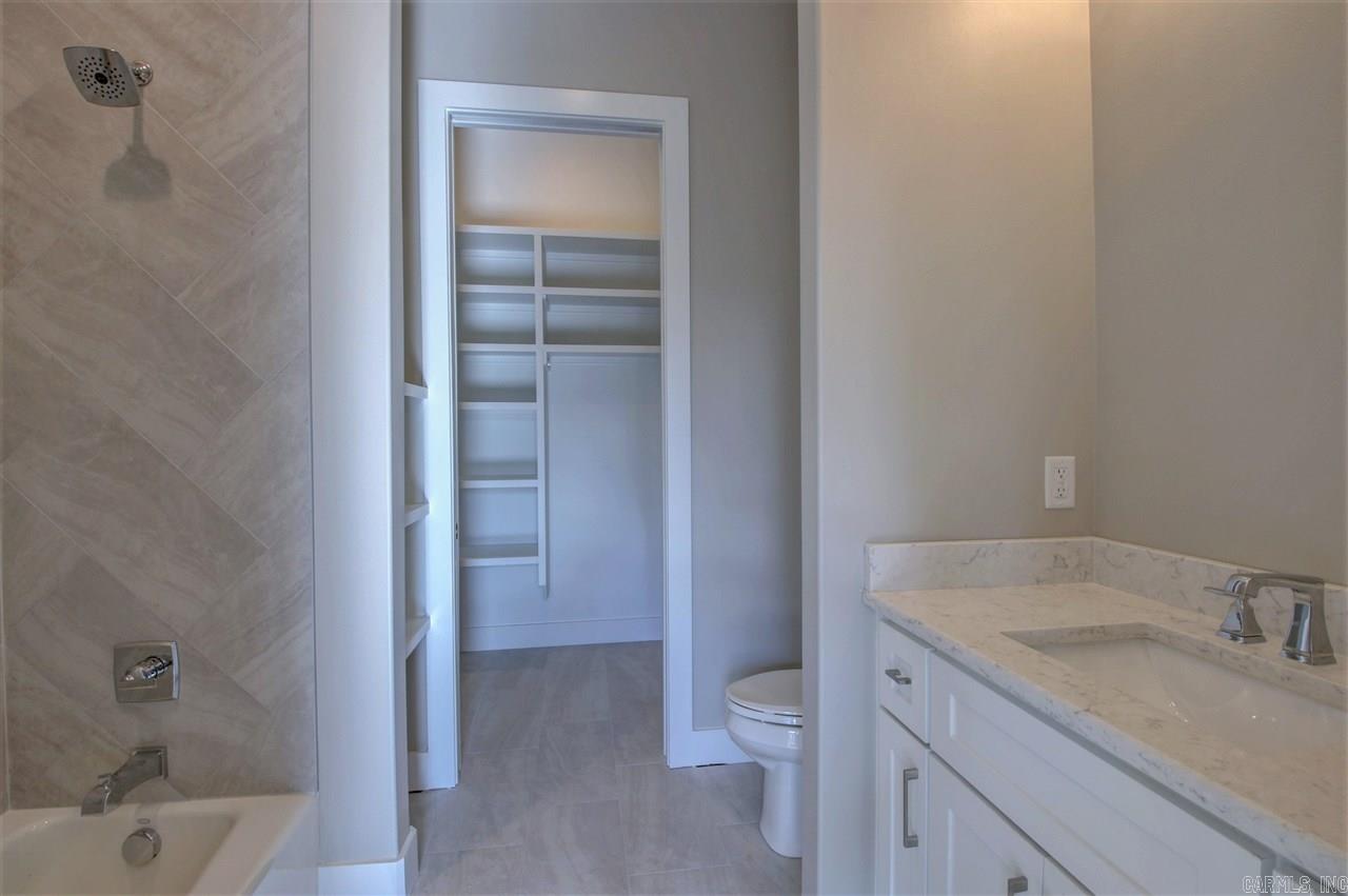 CHENAL VALLEY "FALSTONE COURT" - Residential