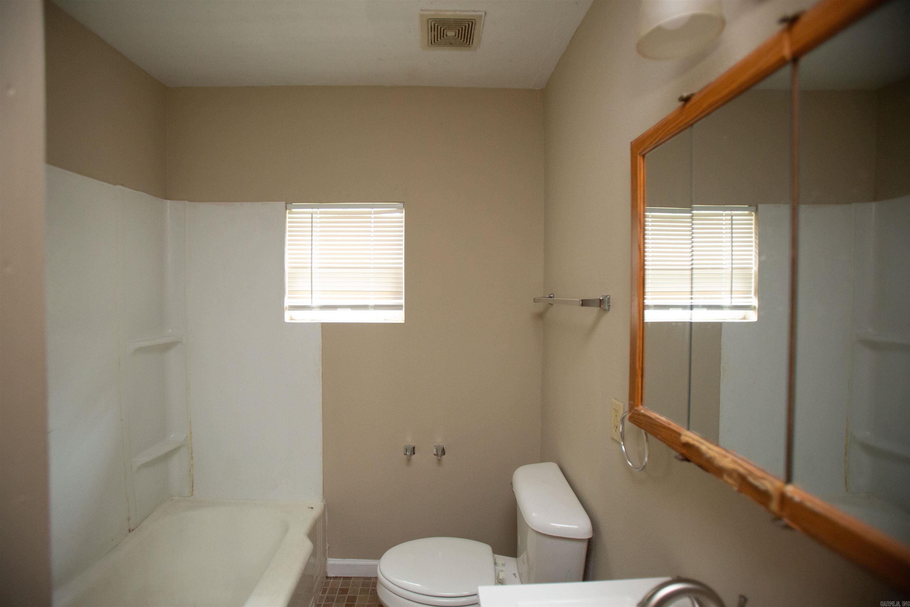 Queen Manor - Residential Lease