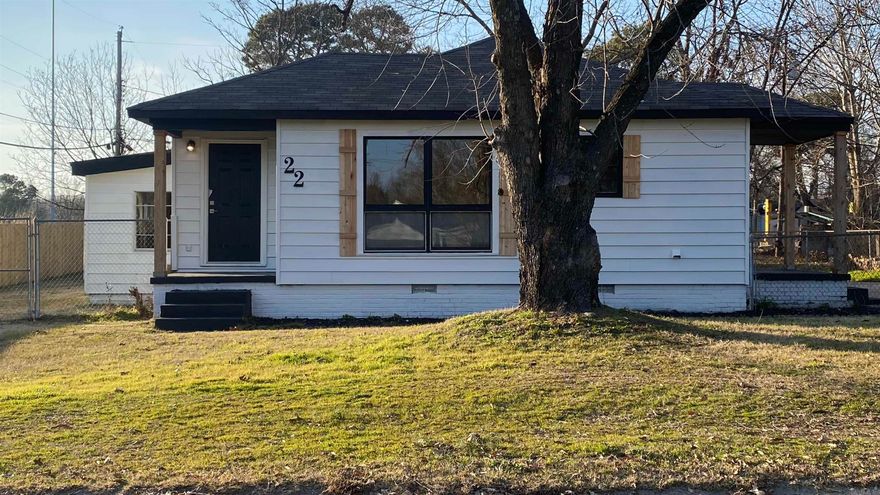This newly updated 2 bdrm, 2 bath home is perfectly located at the end of the street where you can enjoy your spacious, fully fenced back yard. New granite countertops, LVP flooring, new lighting fixtures and a custom tile shower all welcome you home. Huge Bonus room can be used as playroom, office, or even a 3rd bedroom. The possibilities are endless! A detached 2 car garage offers plenty of room to park and store lawn equipment, tools, etc. Great Investment Opportunity!   All this house is waiting for is YOU to make it your  HOME!  AGENTS please see confidential remarks...