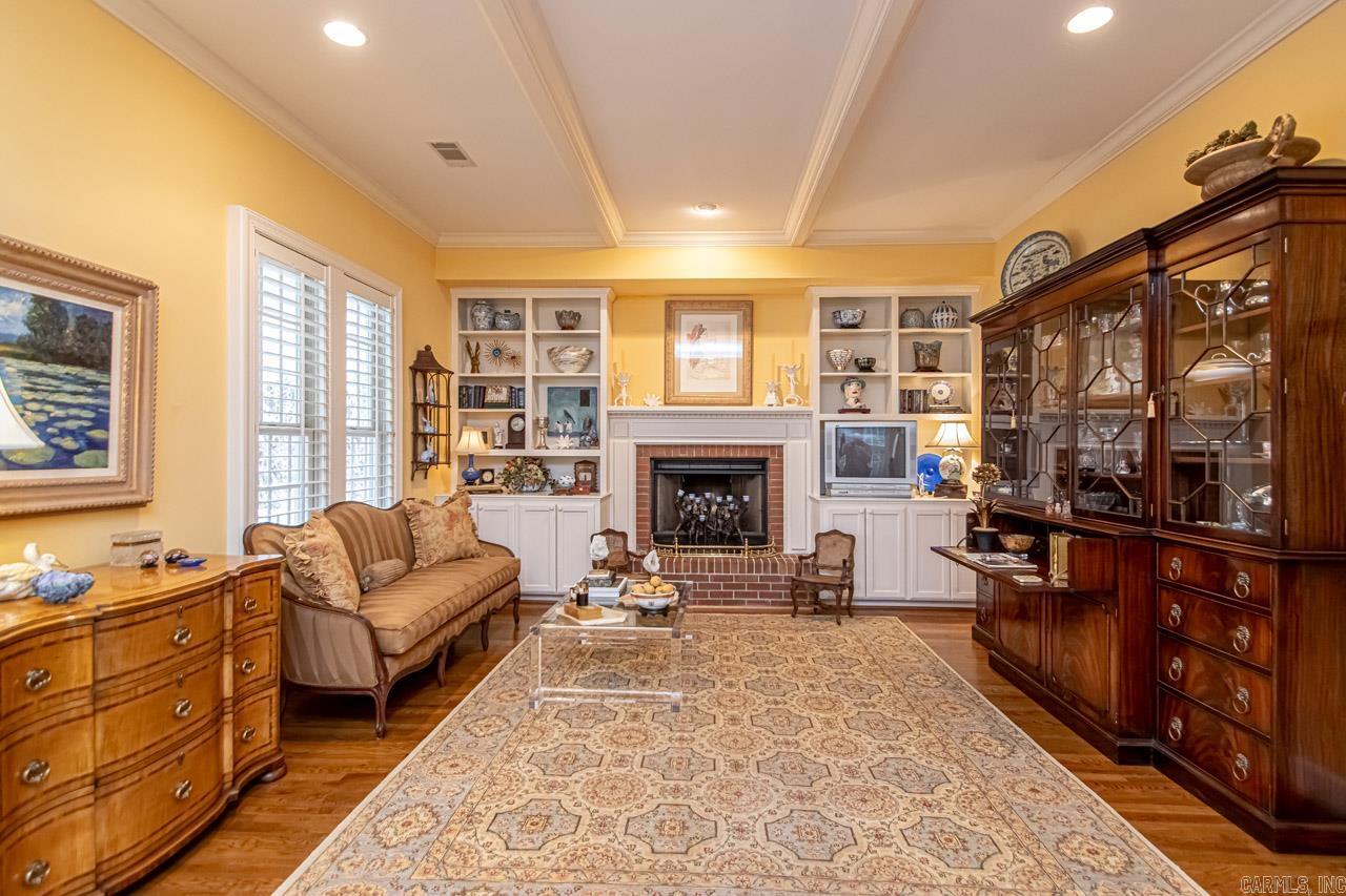 COUNTRY CLUB HGTS - Residential