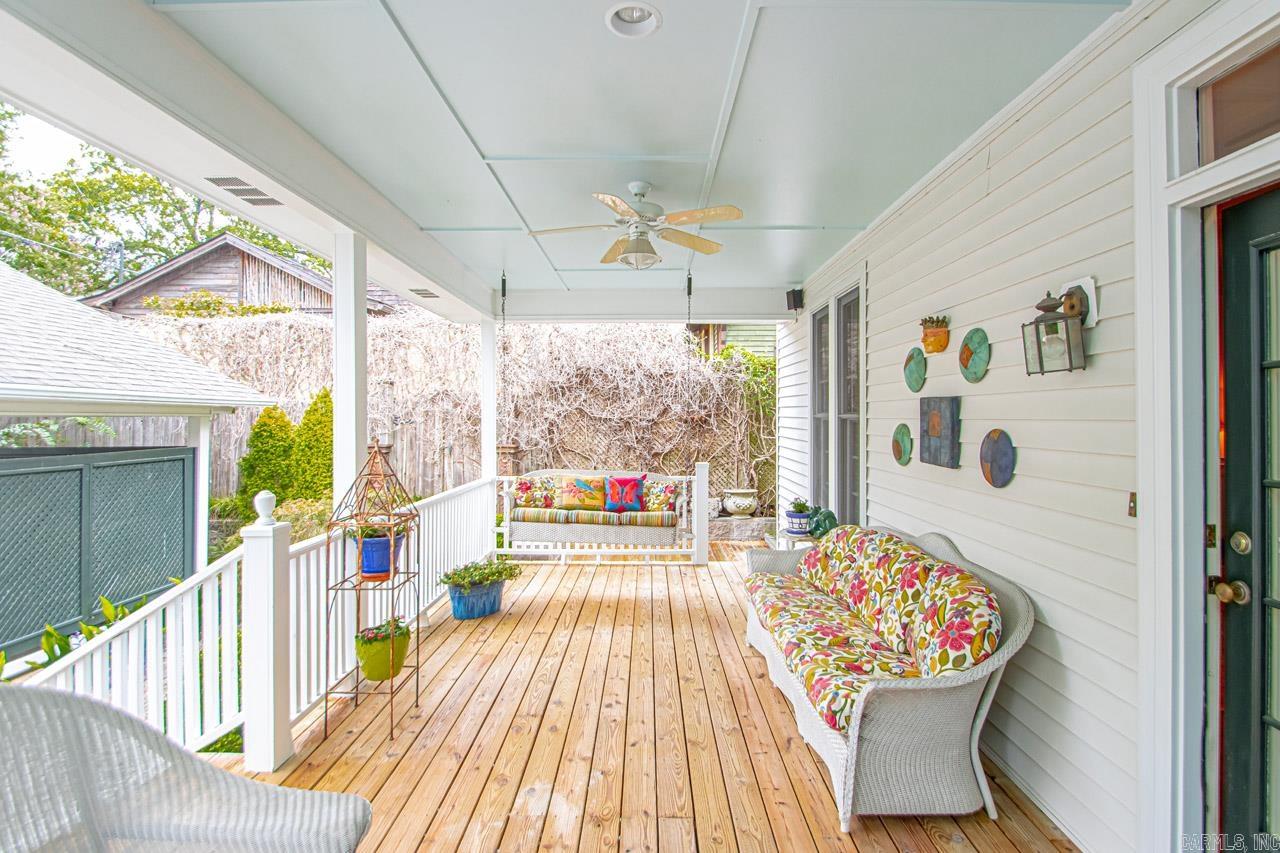 COUNTRY CLUB HGTS - Residential