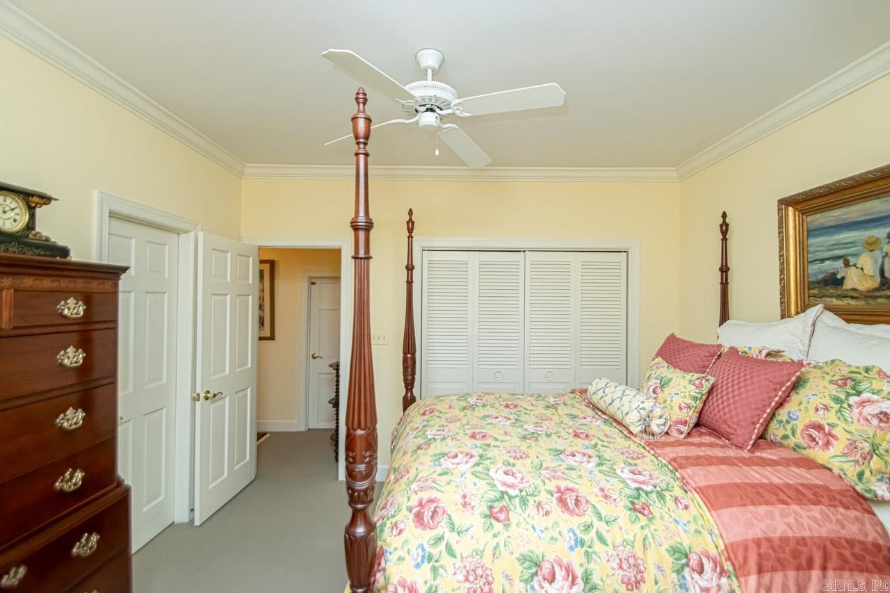 COUNTRY CLUB HGTS - Residential