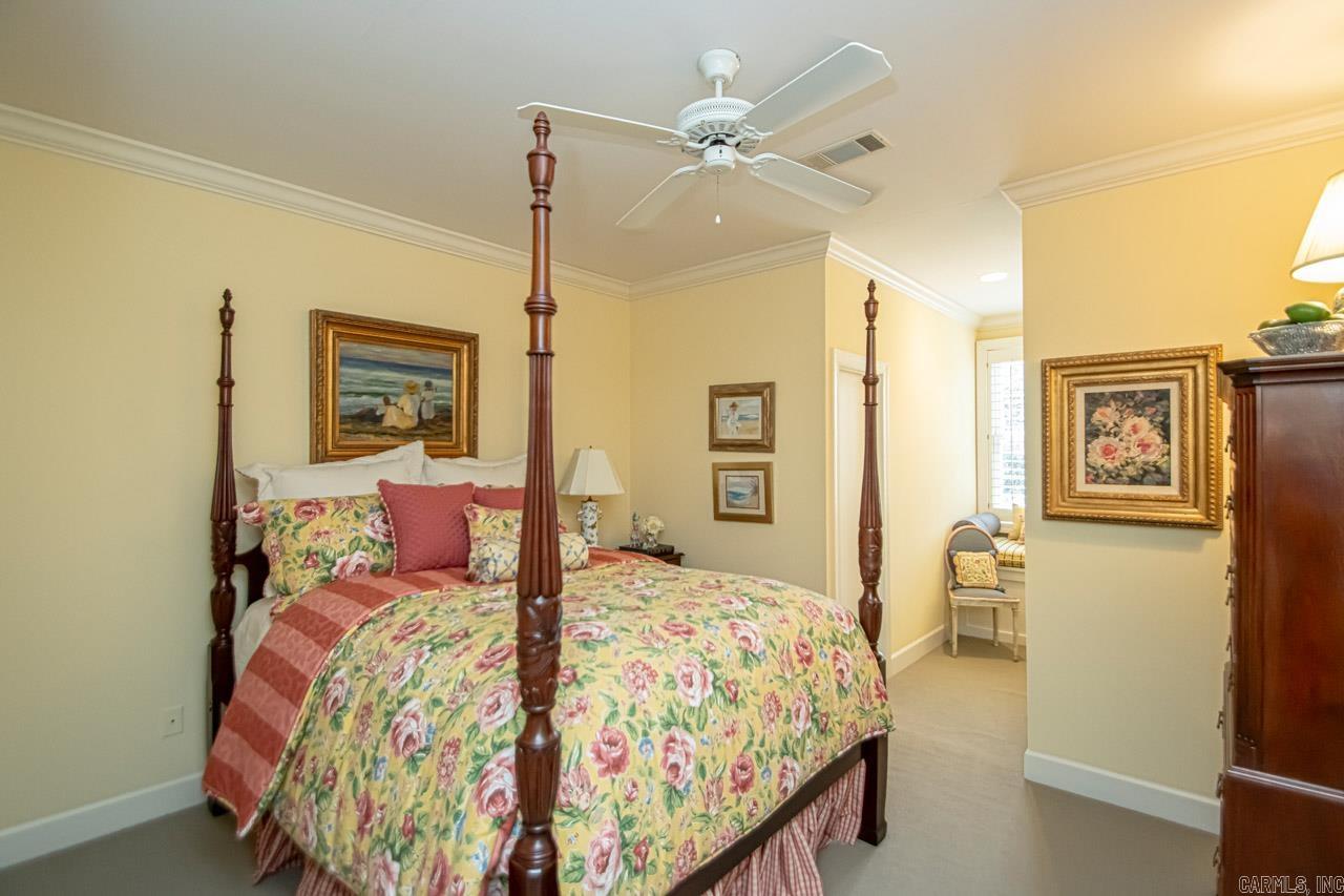 COUNTRY CLUB HGTS - Residential