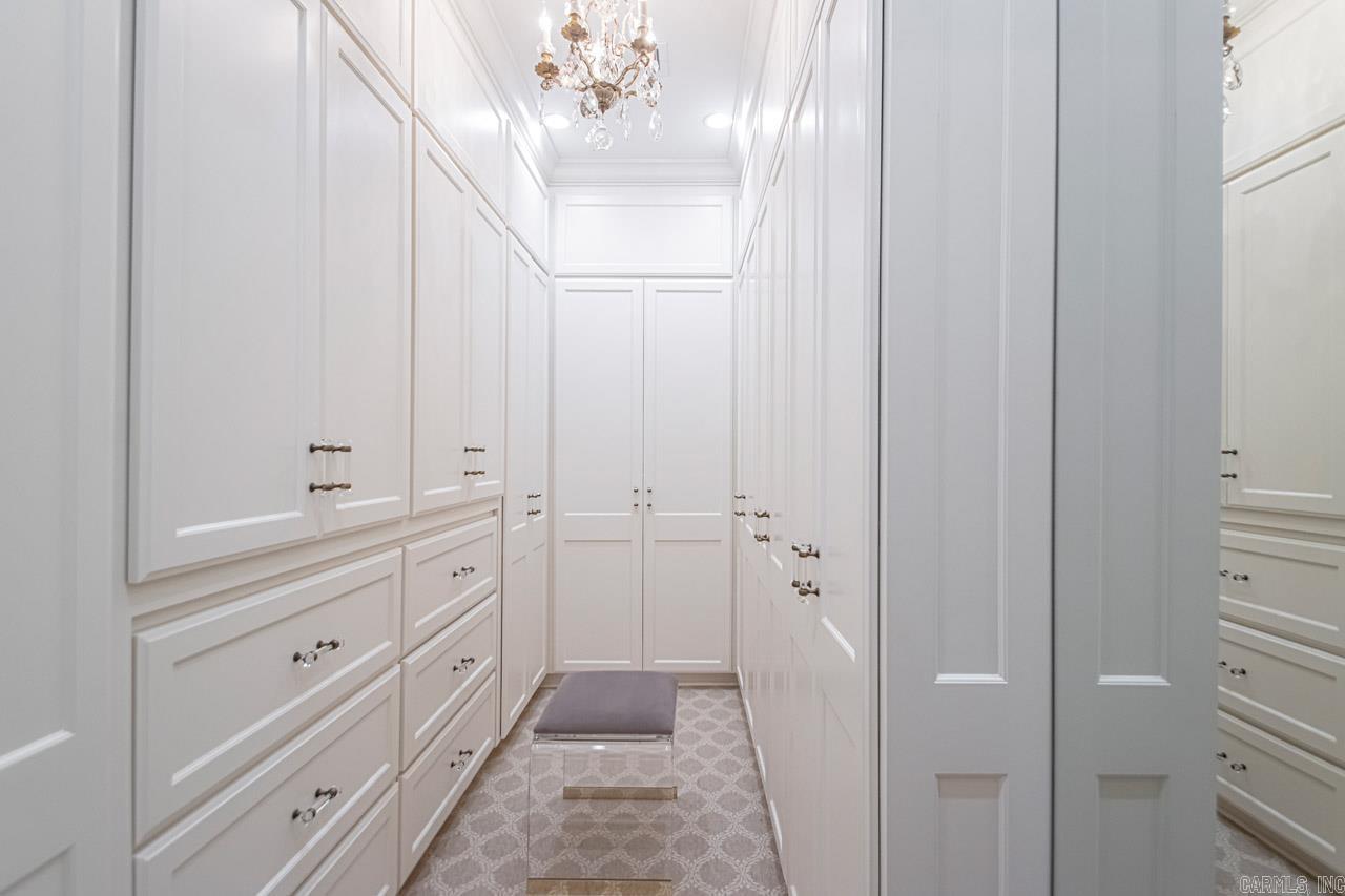 COUNTRY CLUB HGTS - Residential