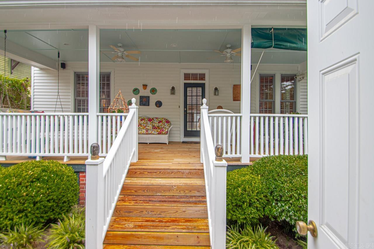 COUNTRY CLUB HGTS - Residential