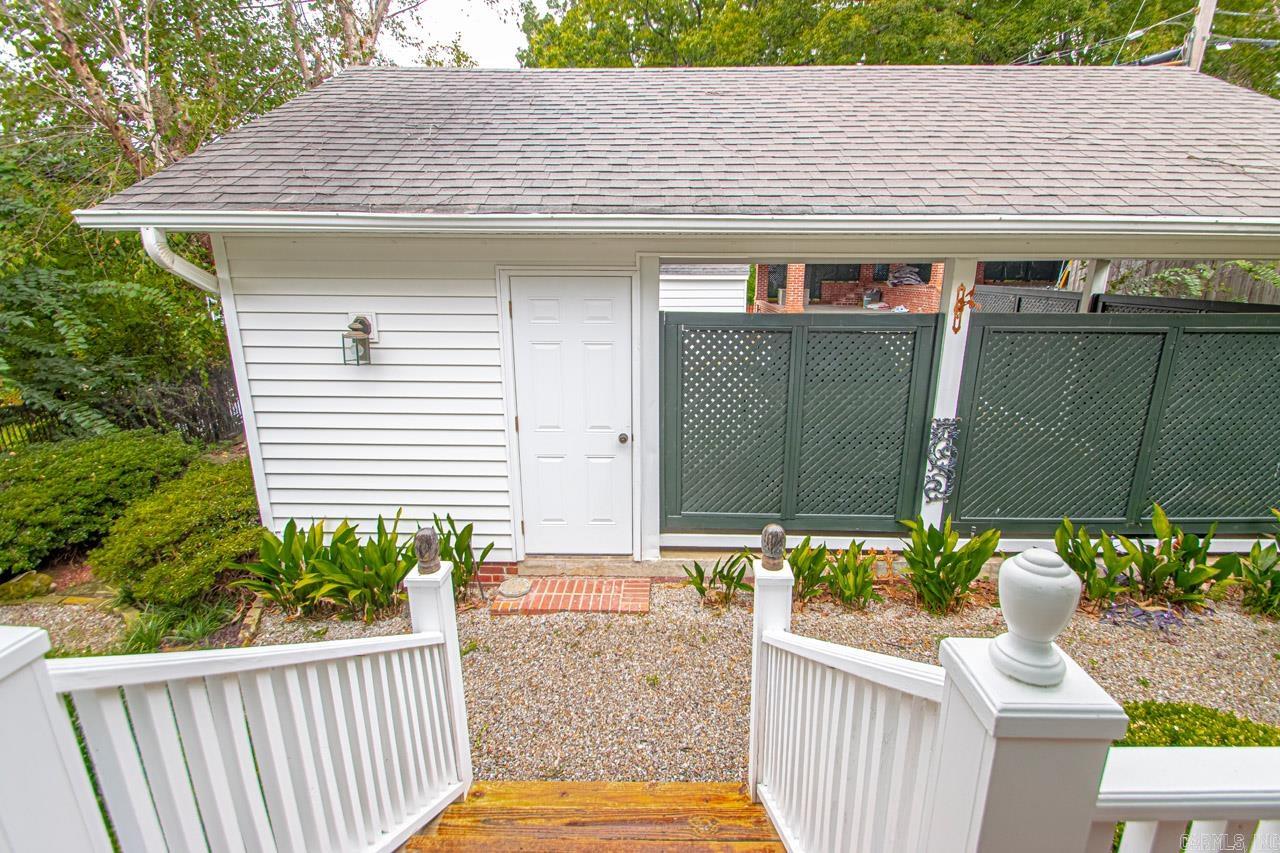 COUNTRY CLUB HGTS - Residential