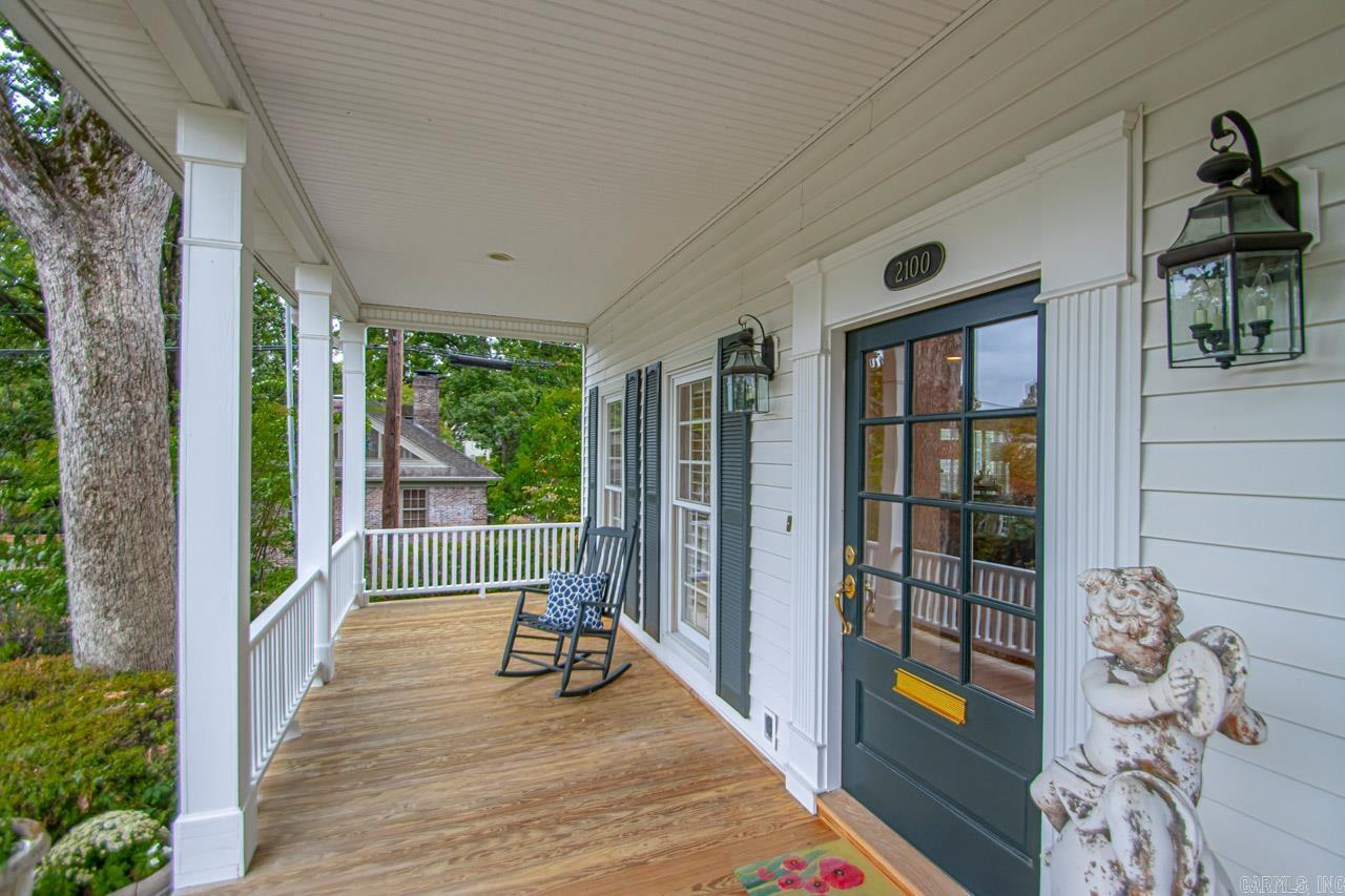 COUNTRY CLUB HGTS - Residential