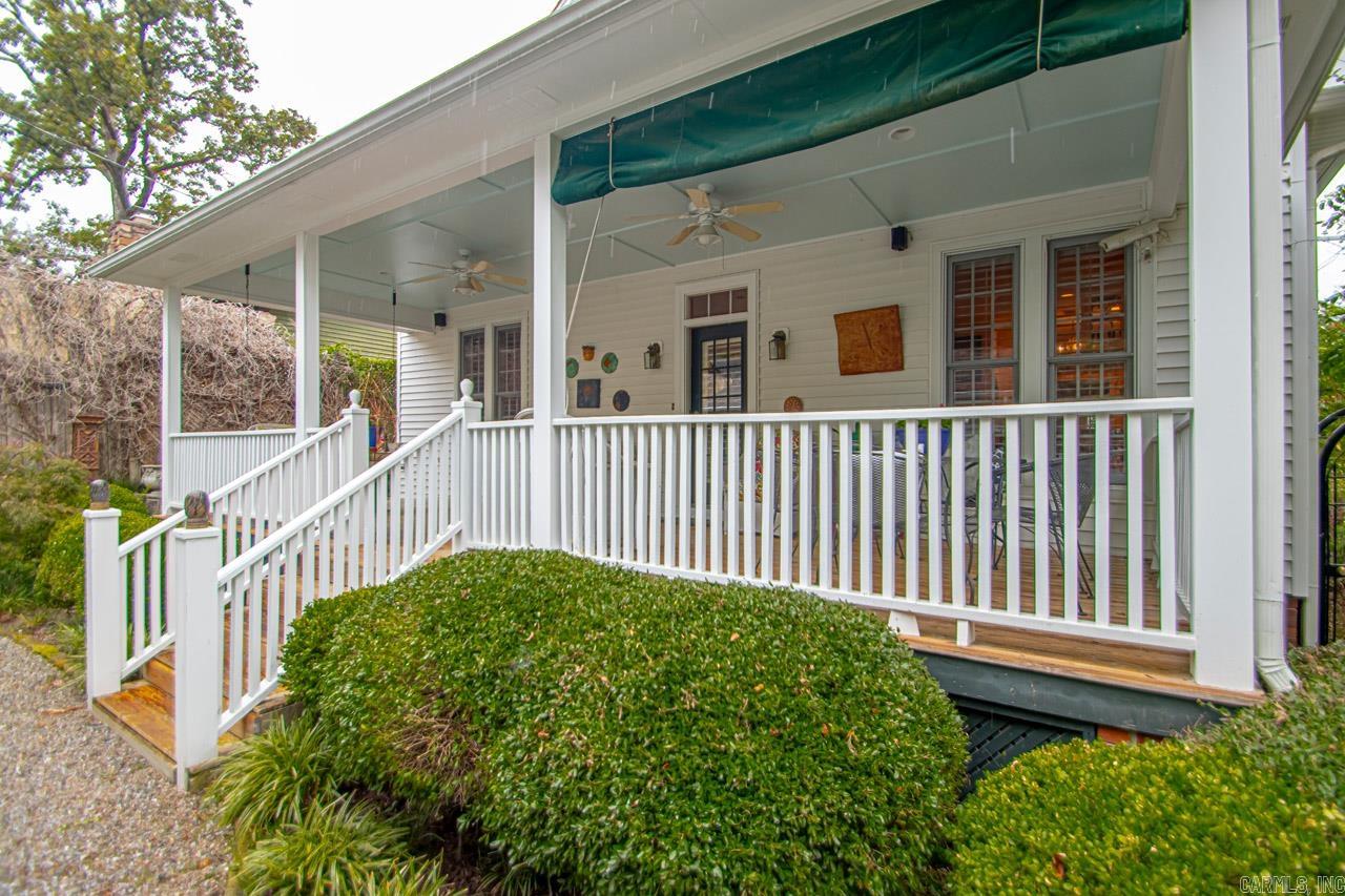 COUNTRY CLUB HGTS - Residential