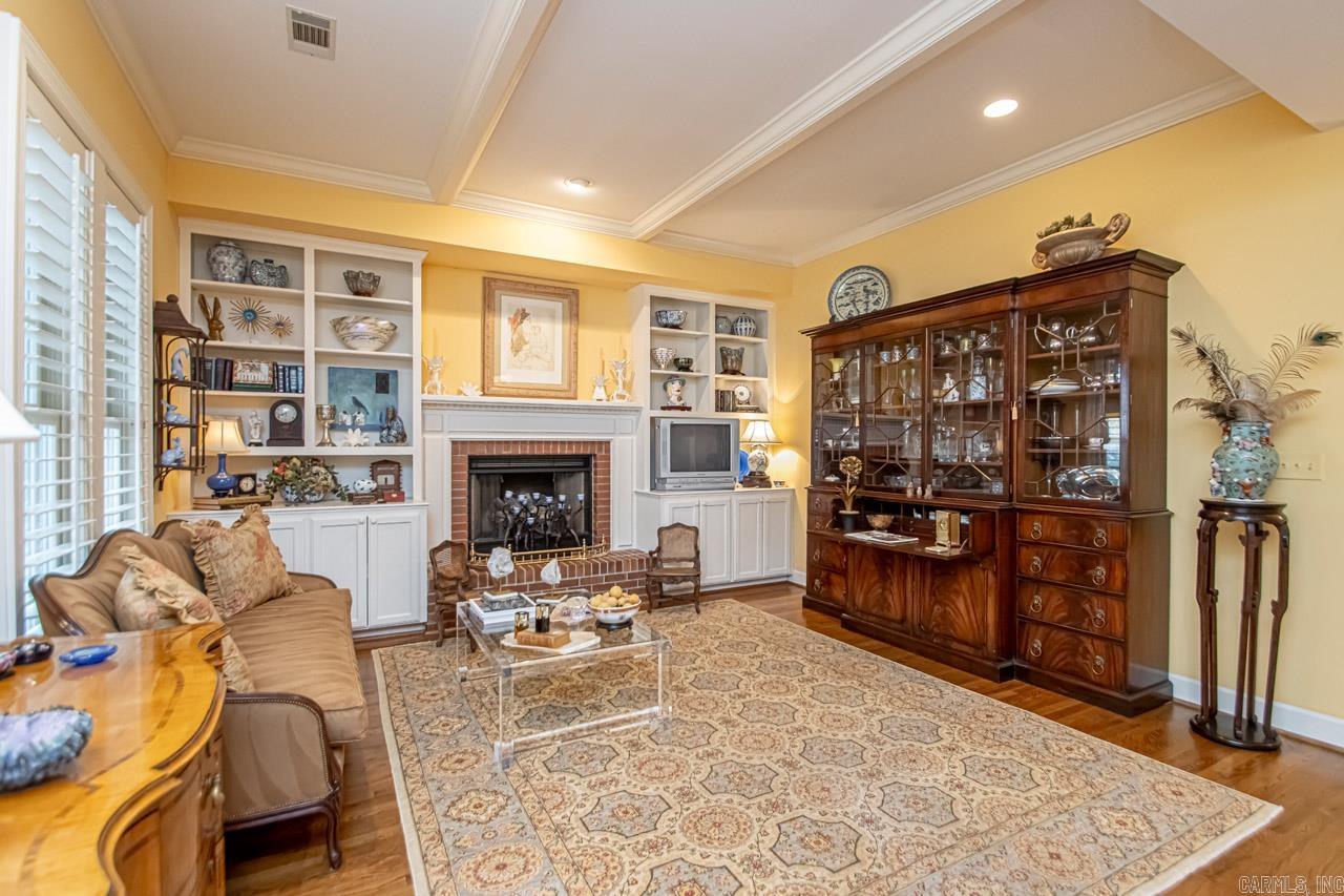 COUNTRY CLUB HGTS - Residential