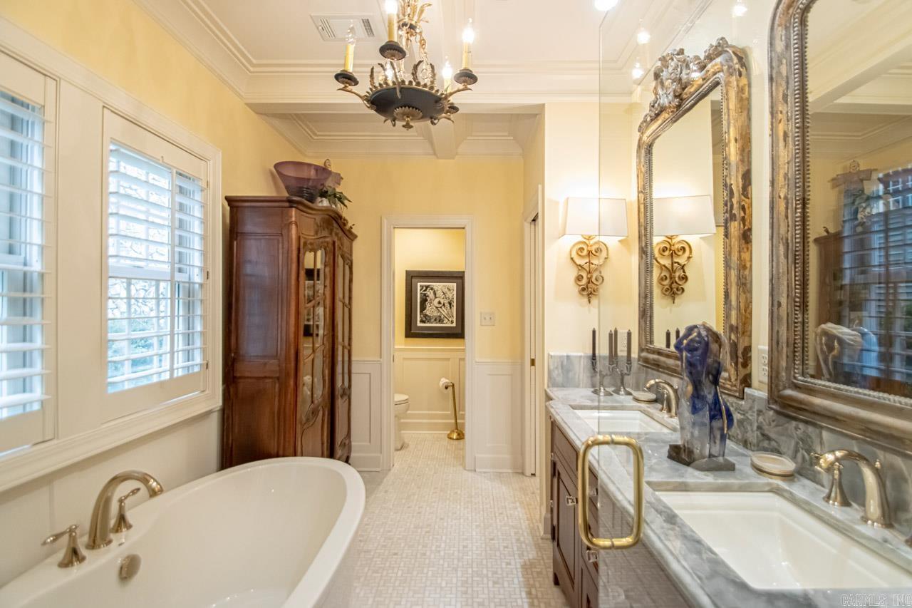 COUNTRY CLUB HGTS - Residential