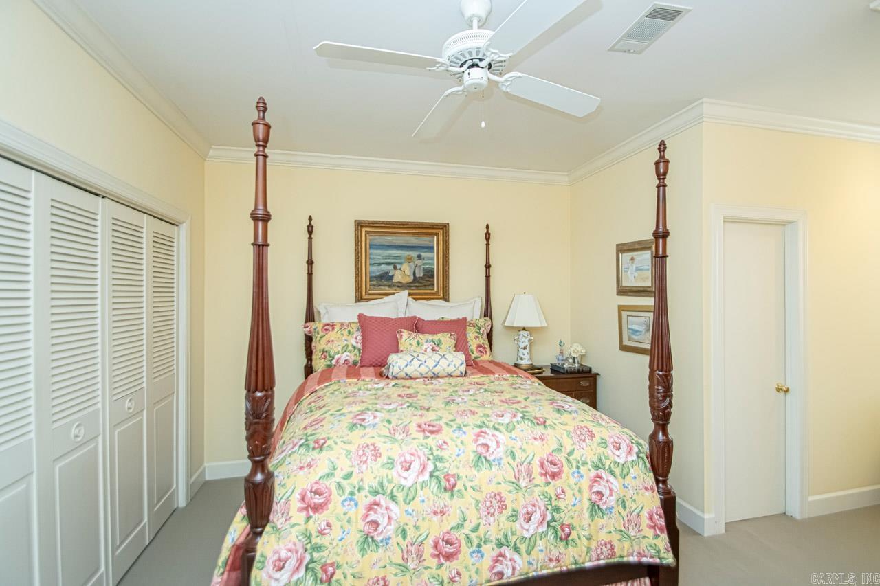 COUNTRY CLUB HGTS - Residential