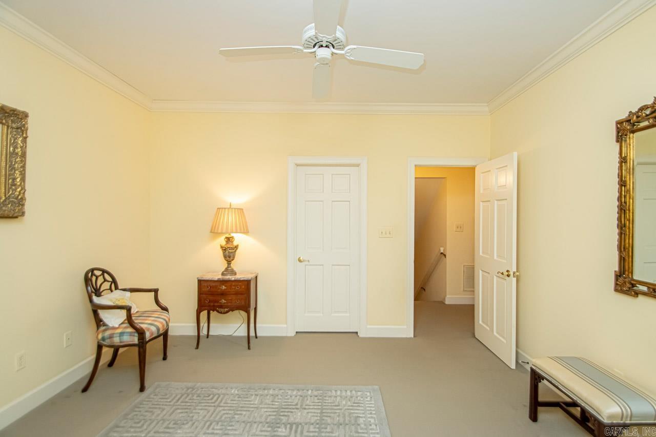 COUNTRY CLUB HGTS - Residential