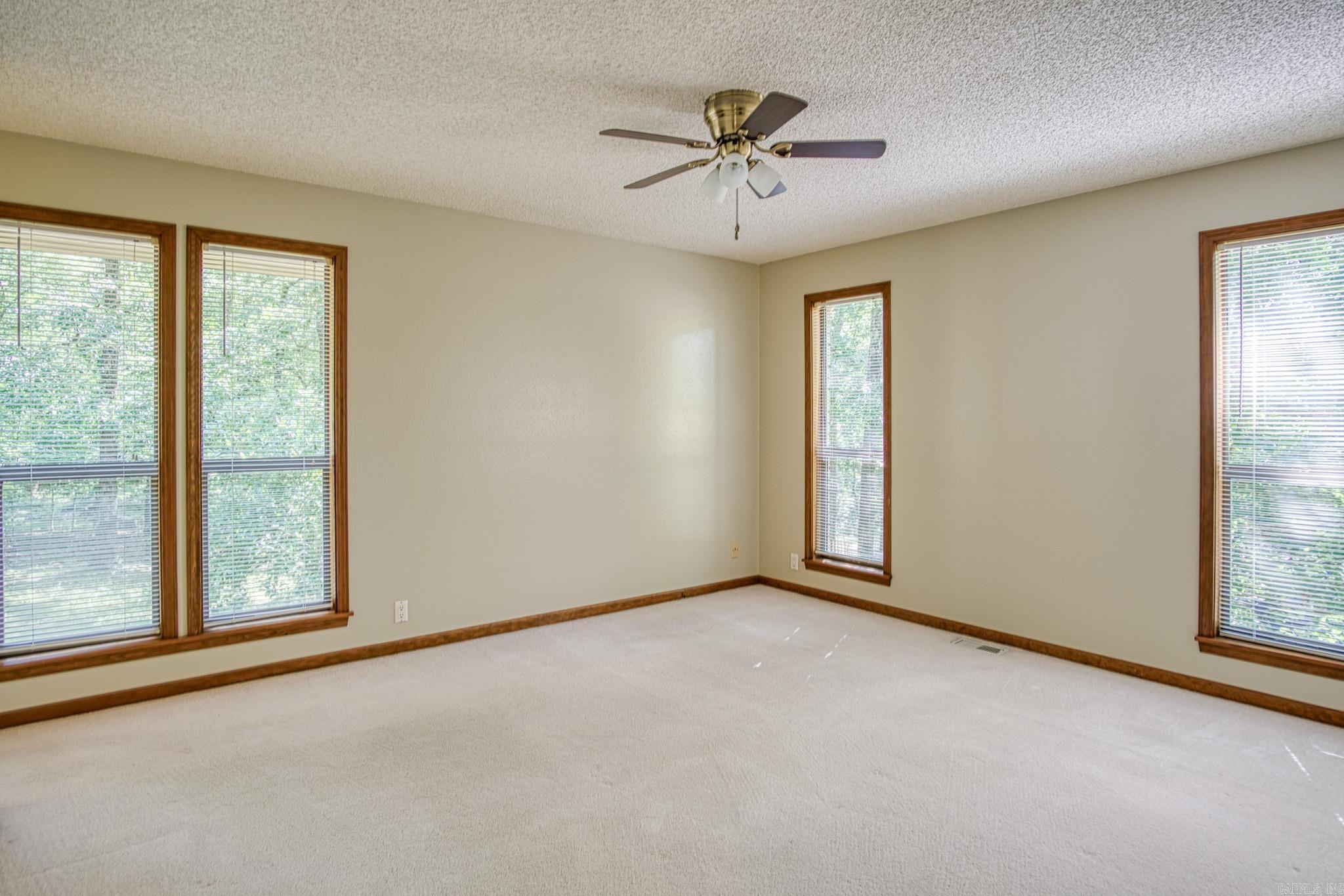 PYRENEES - Residential