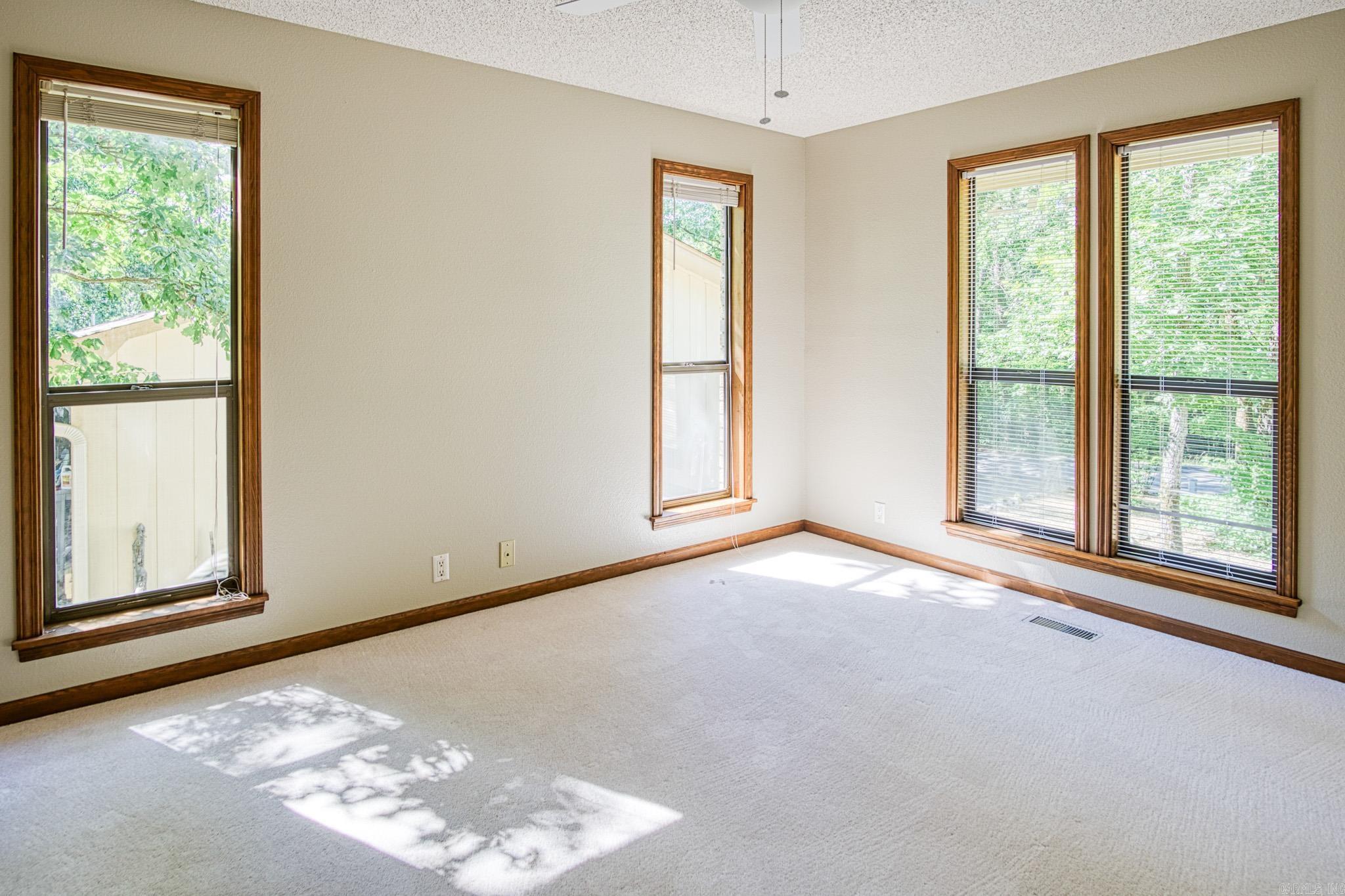 PYRENEES - Residential