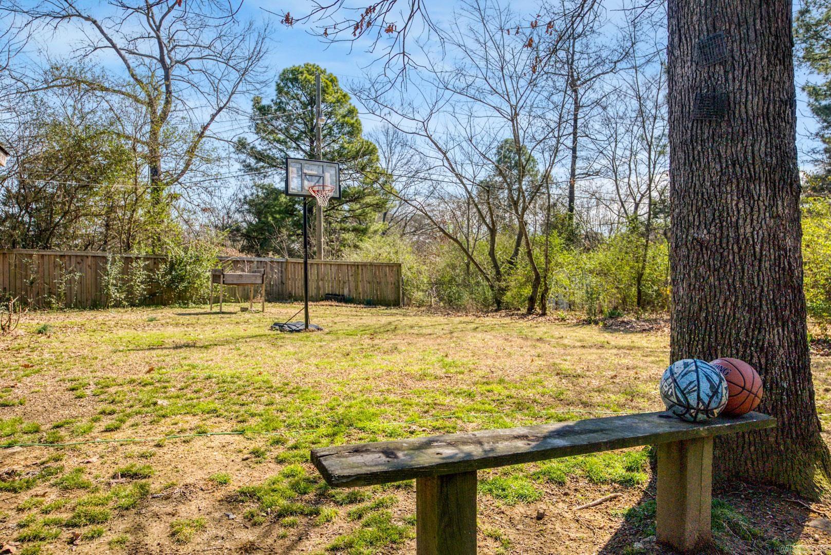 WINDY OAKS - Residential