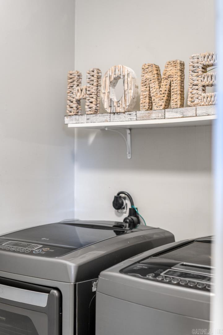 WINDY OAKS - Residential