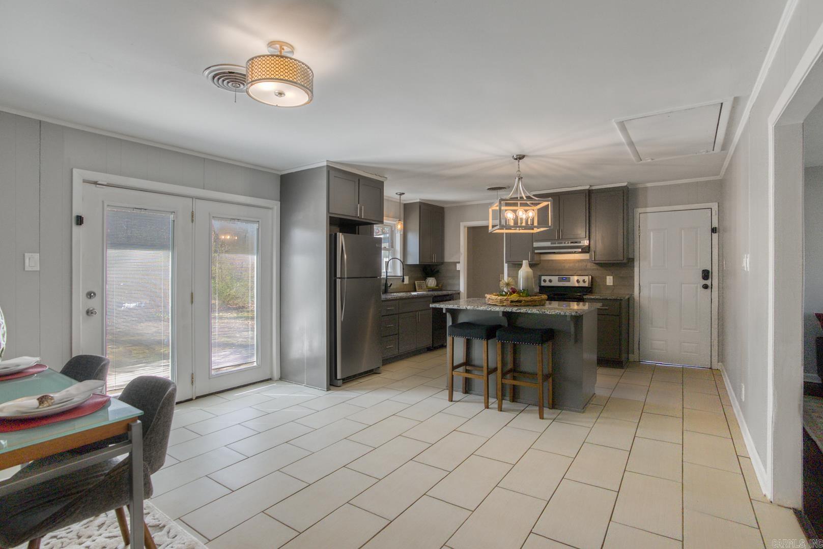 WINDY OAKS - Residential