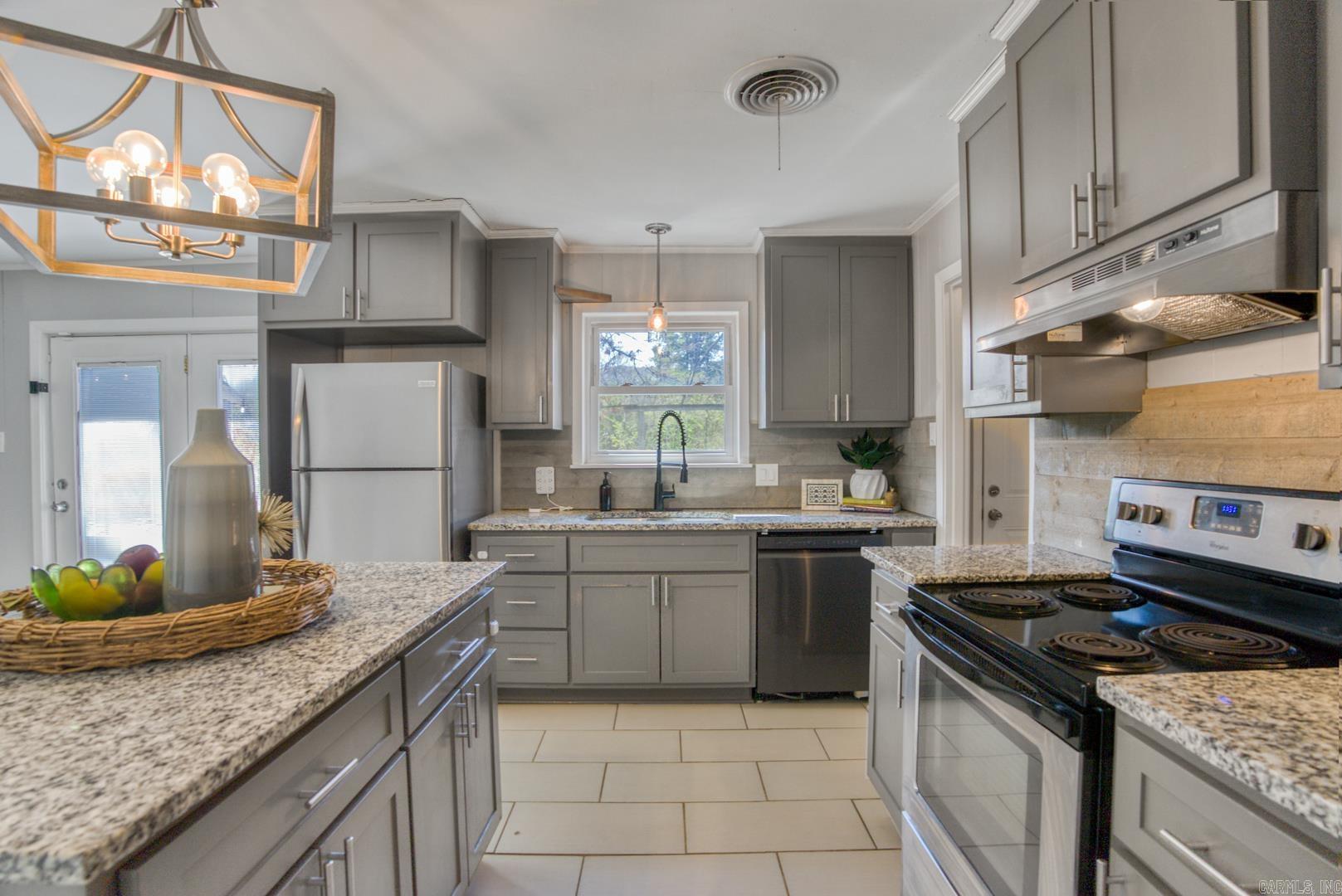 WINDY OAKS - Residential