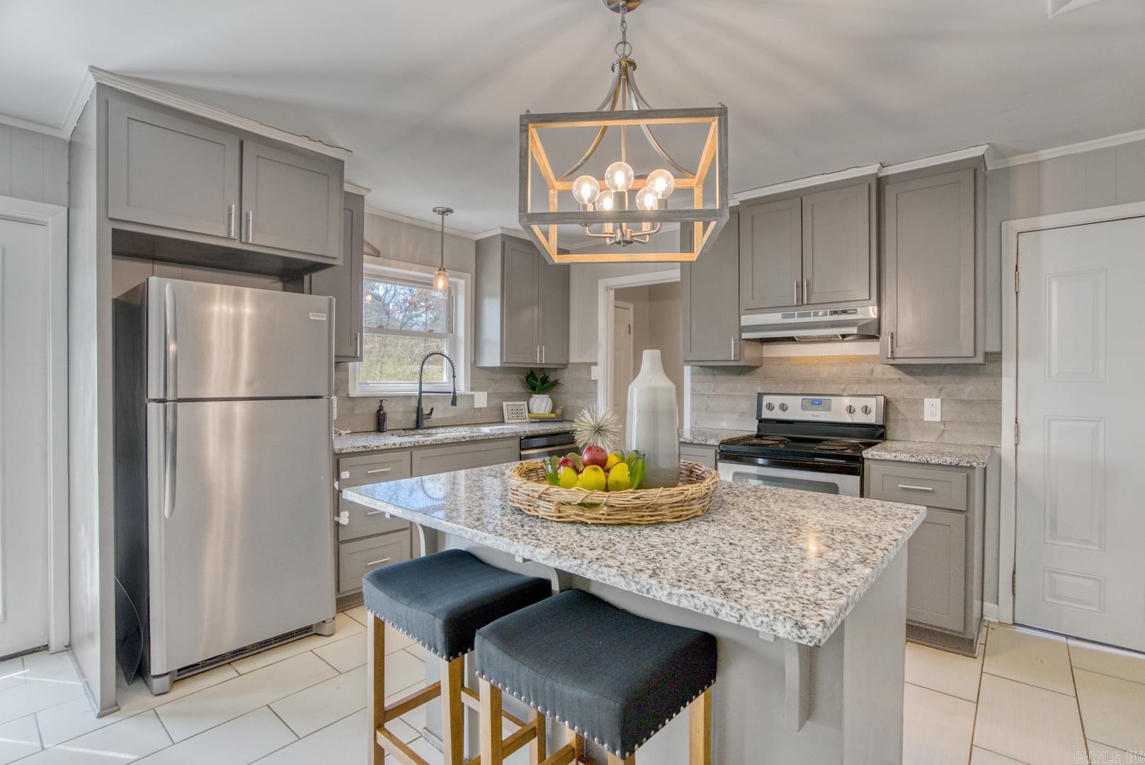 WINDY OAKS - Residential