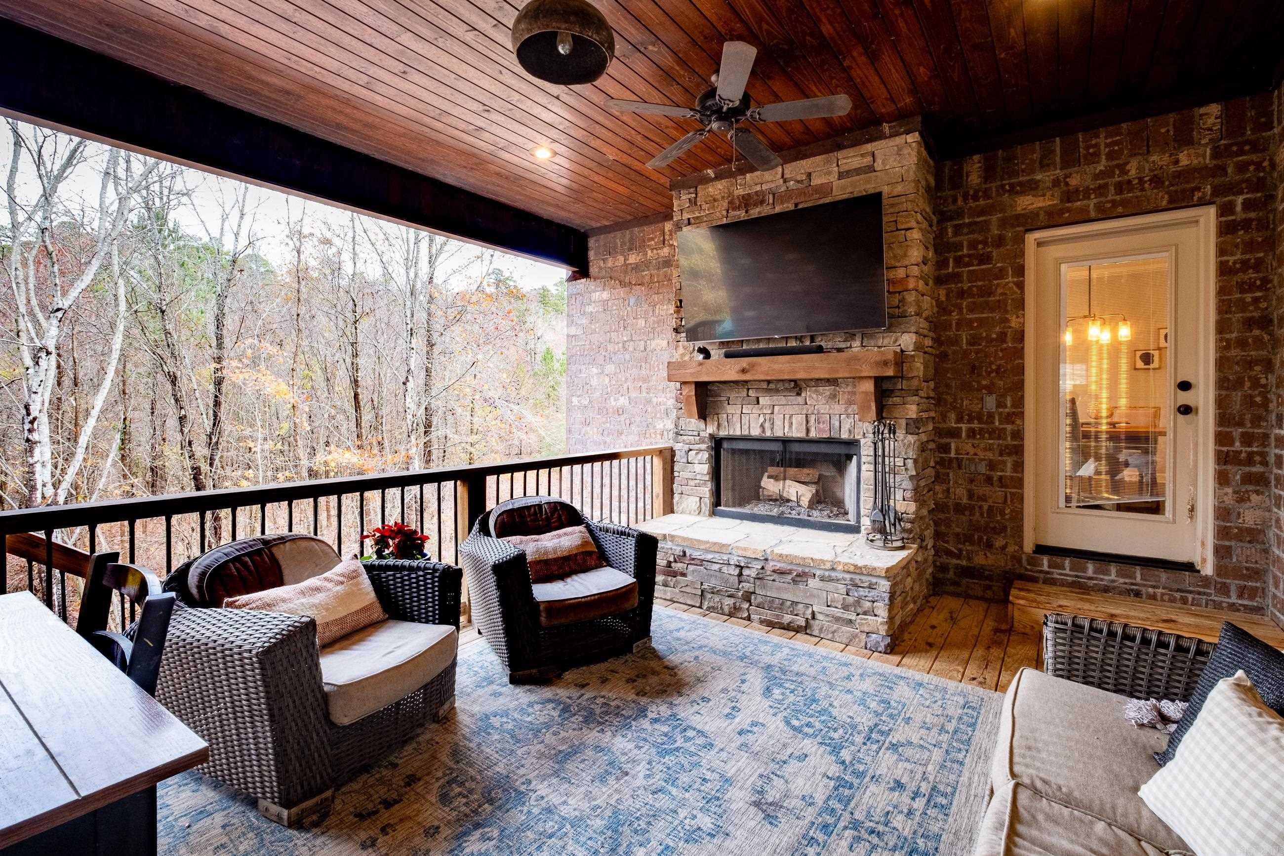 WOODLANDS EDGE - Residential