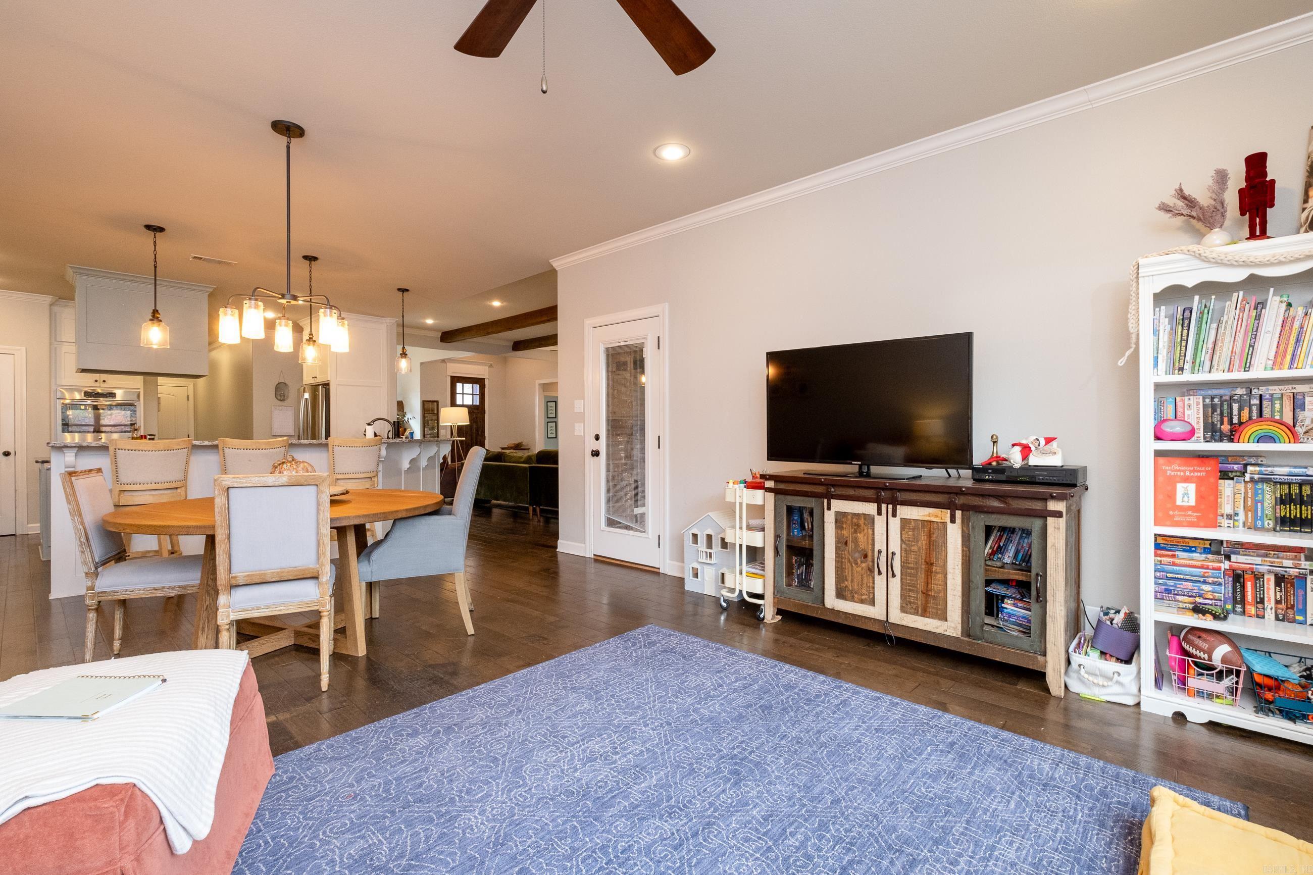 WOODLANDS EDGE - Residential