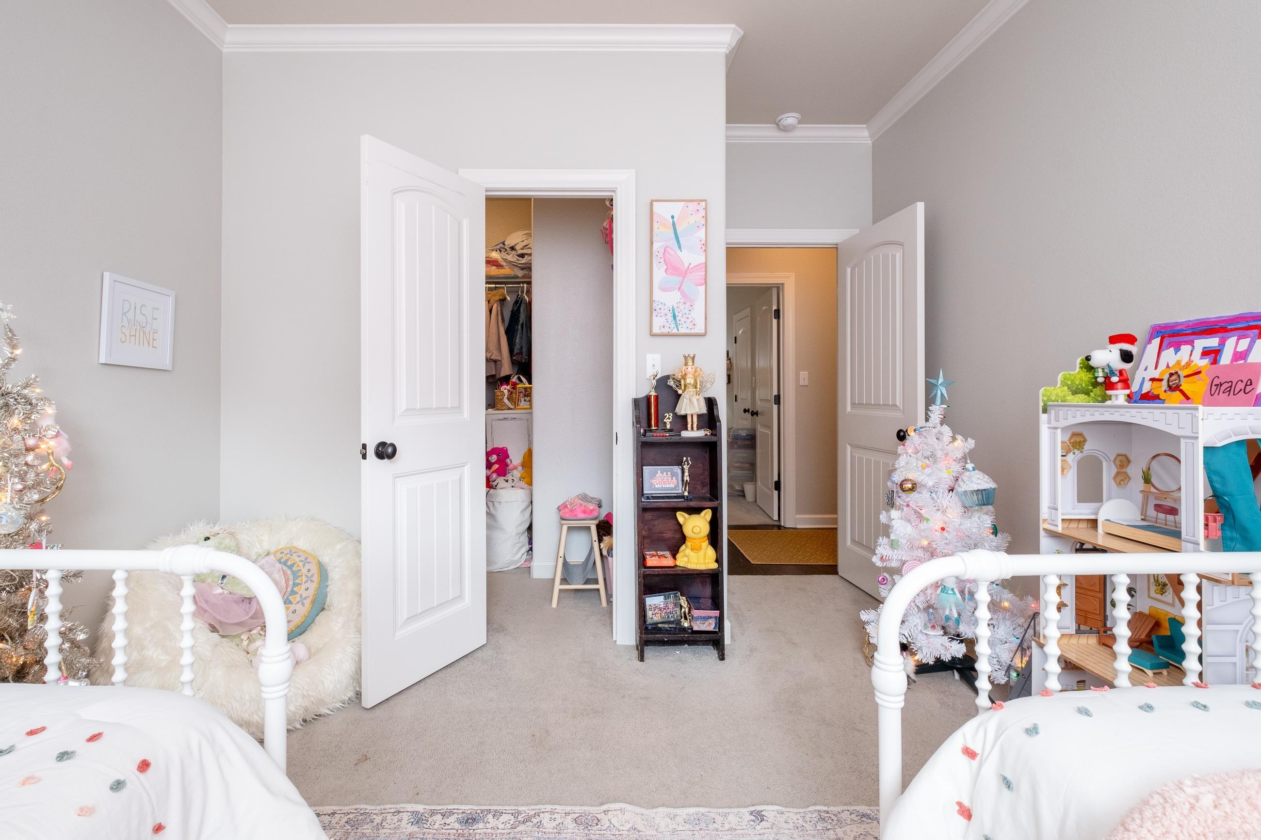 WOODLANDS EDGE - Residential