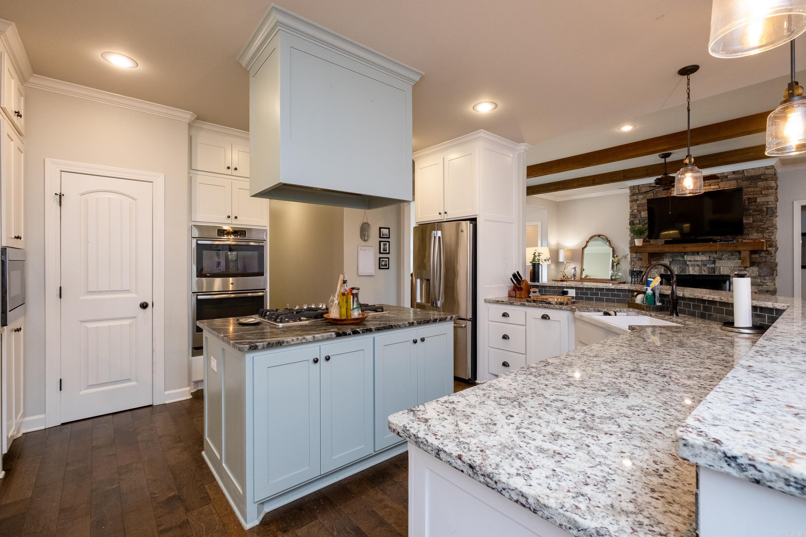 WOODLANDS EDGE - Residential