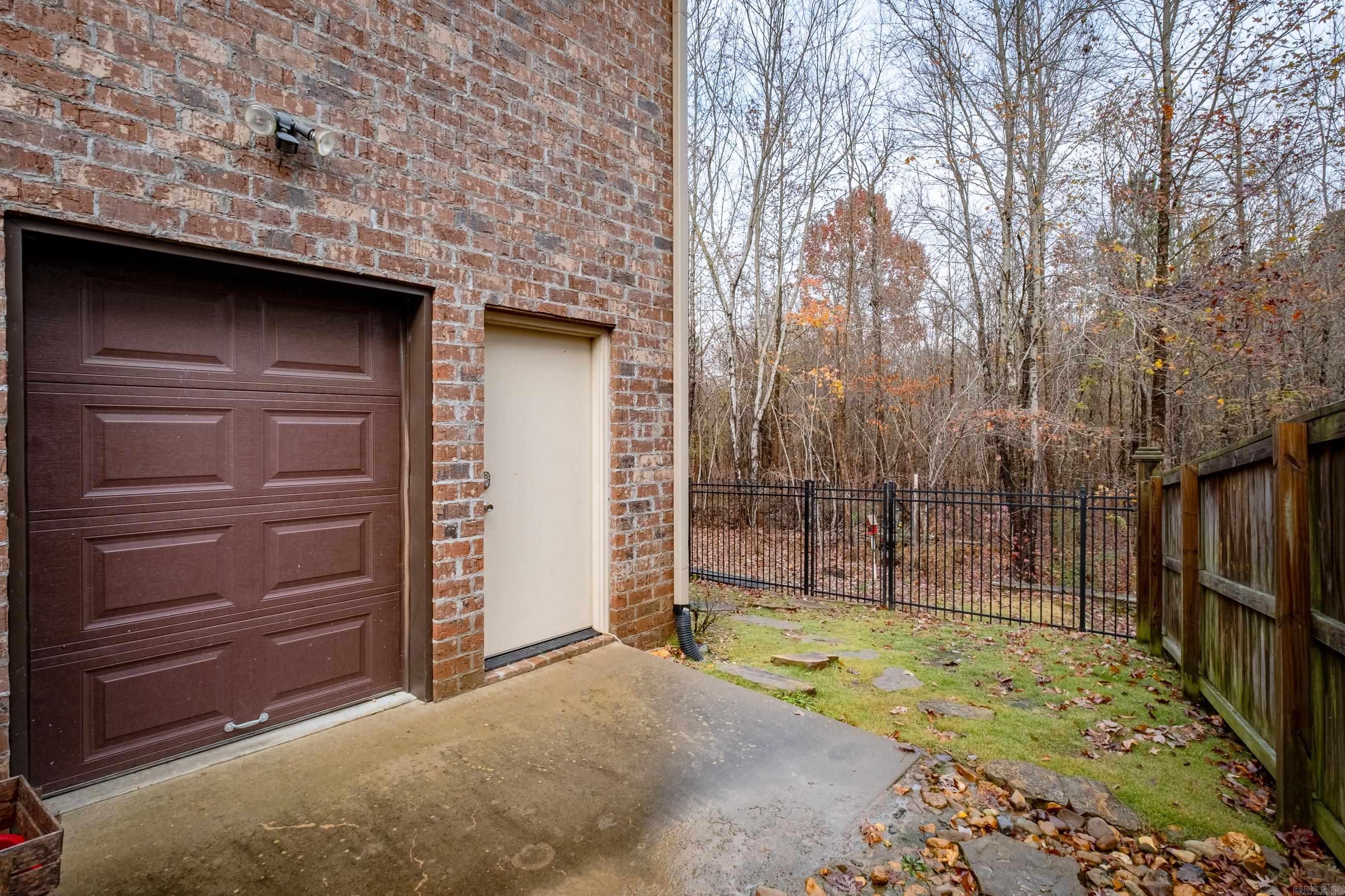 WOODLANDS EDGE - Residential