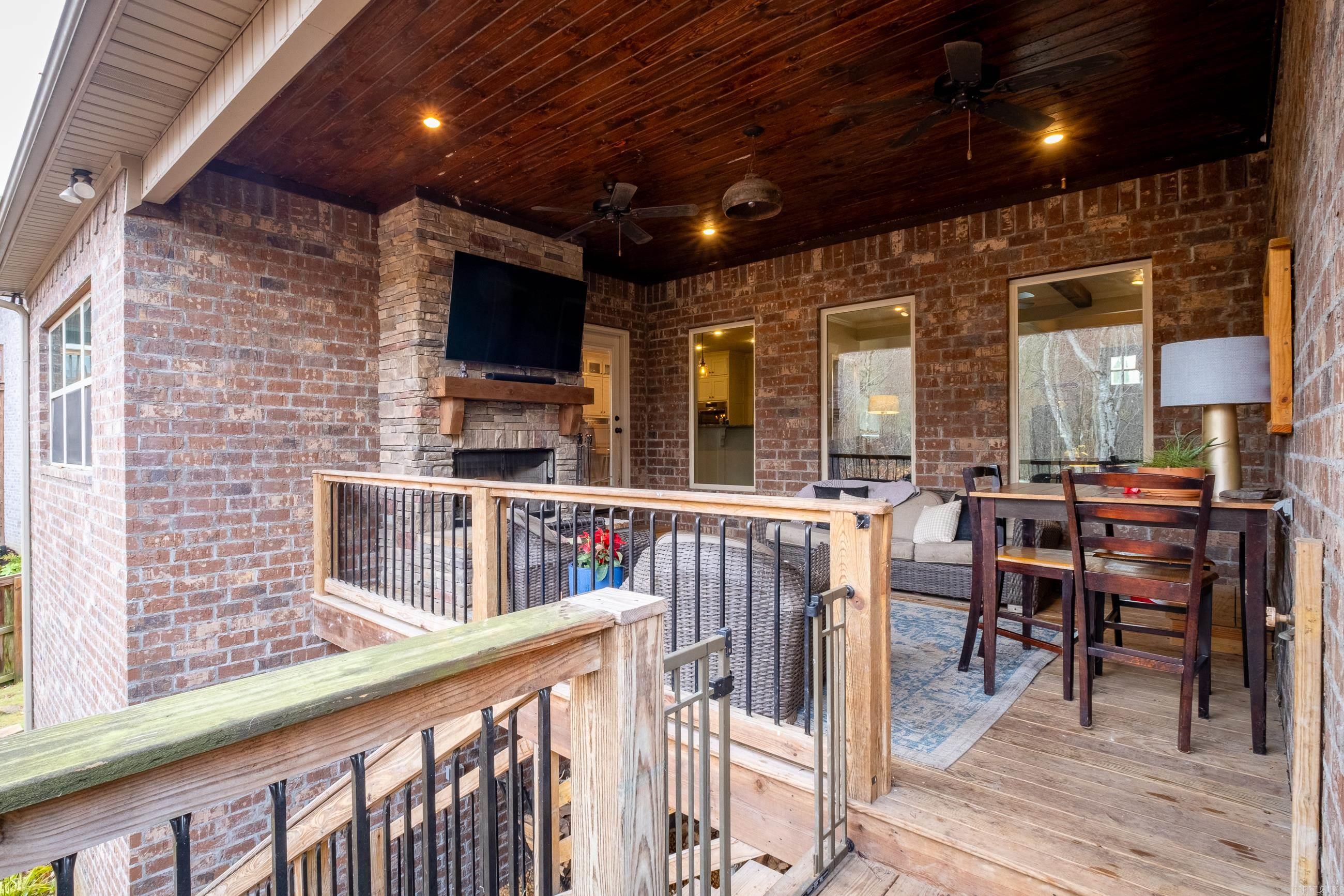 WOODLANDS EDGE - Residential