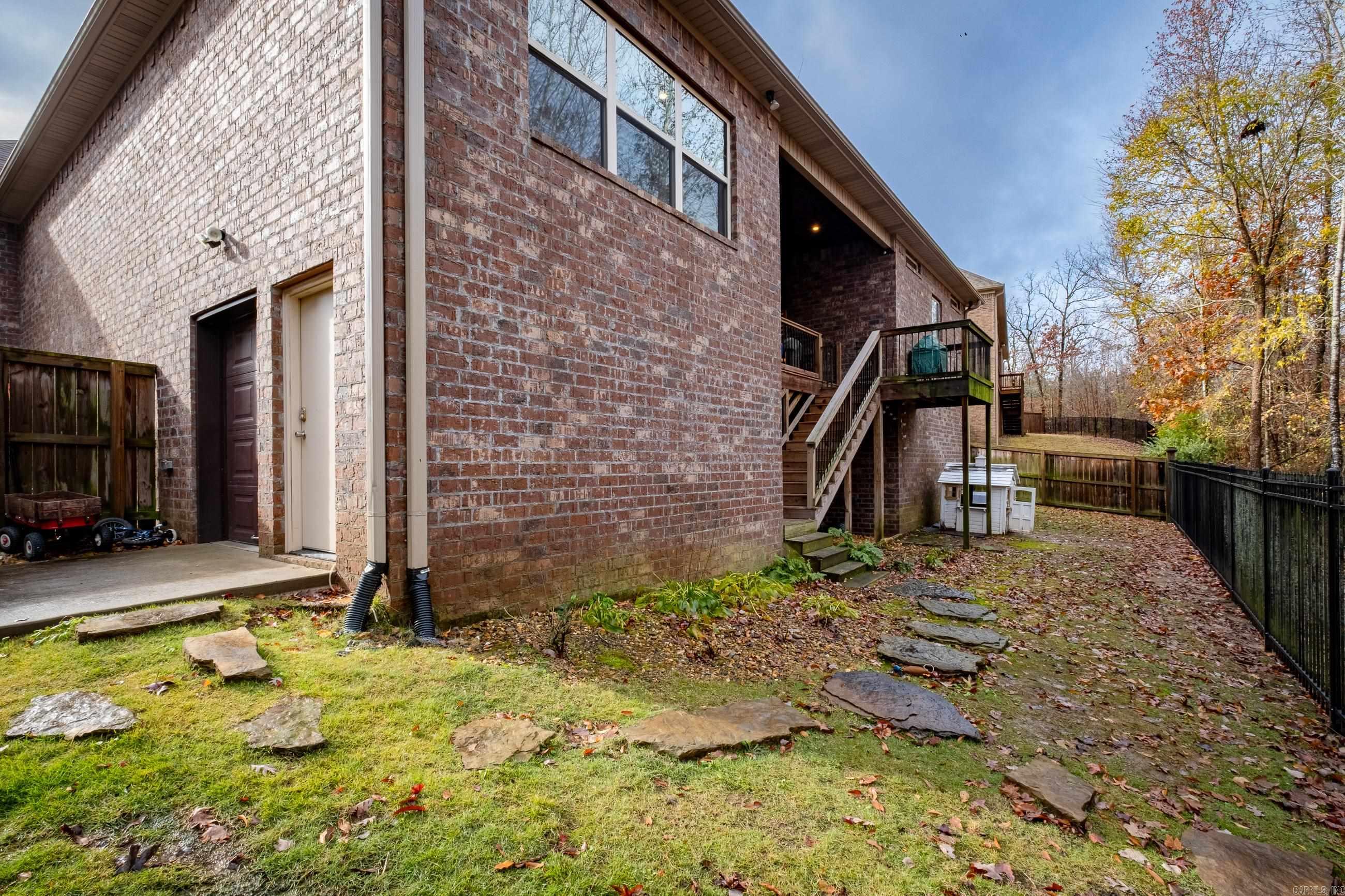 WOODLANDS EDGE - Residential