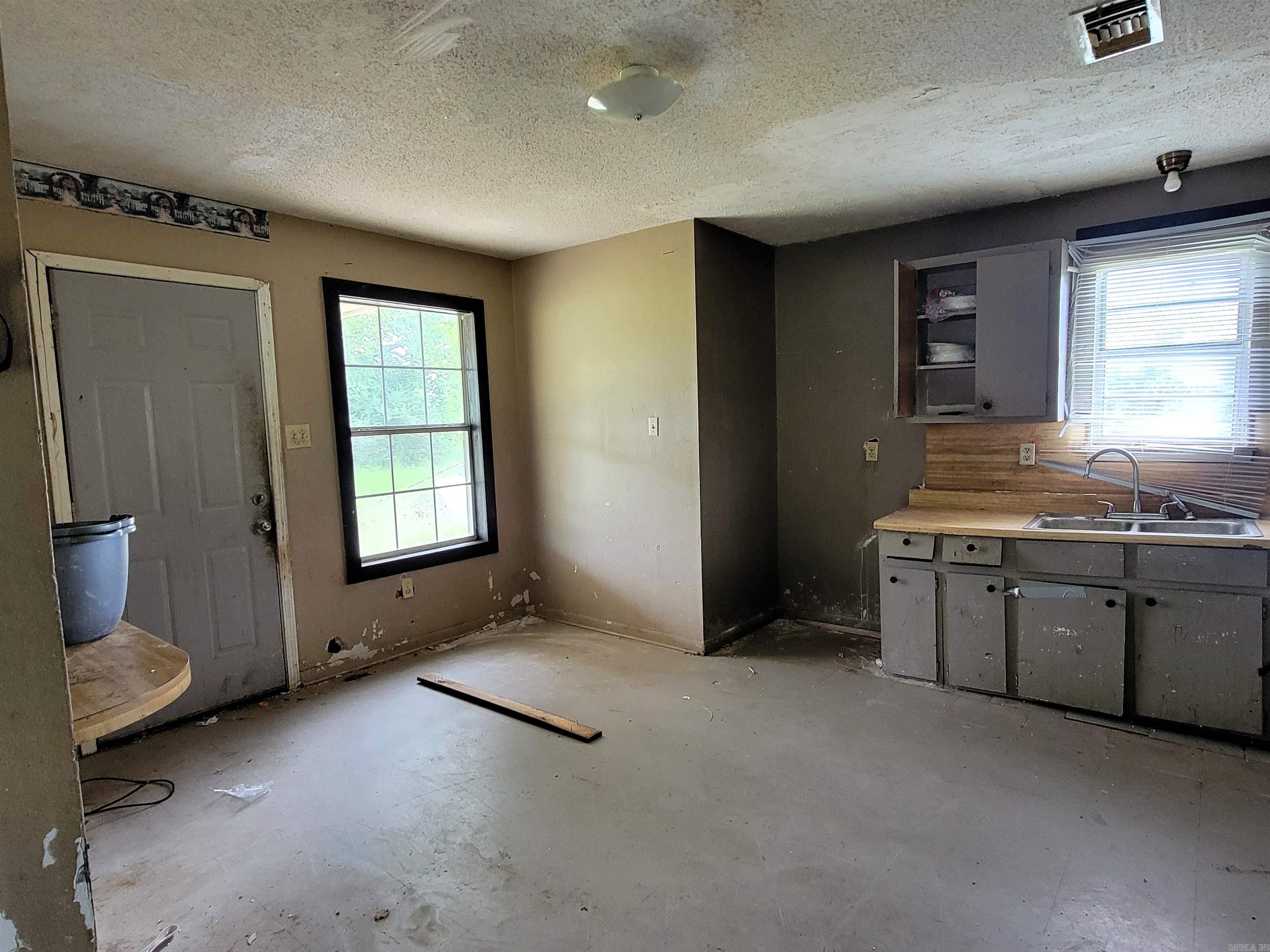 HALLMARK MANOR ADD - Residential