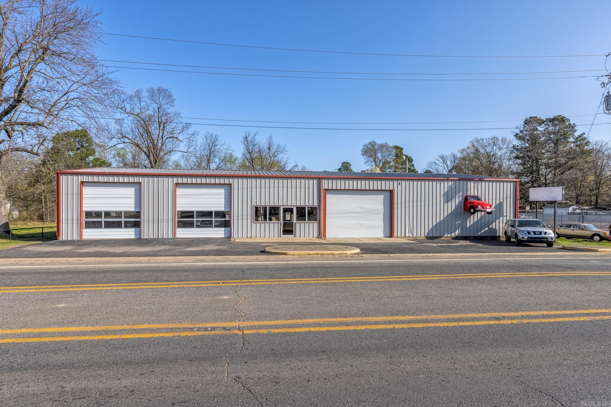 Wallis - Commercial Sale